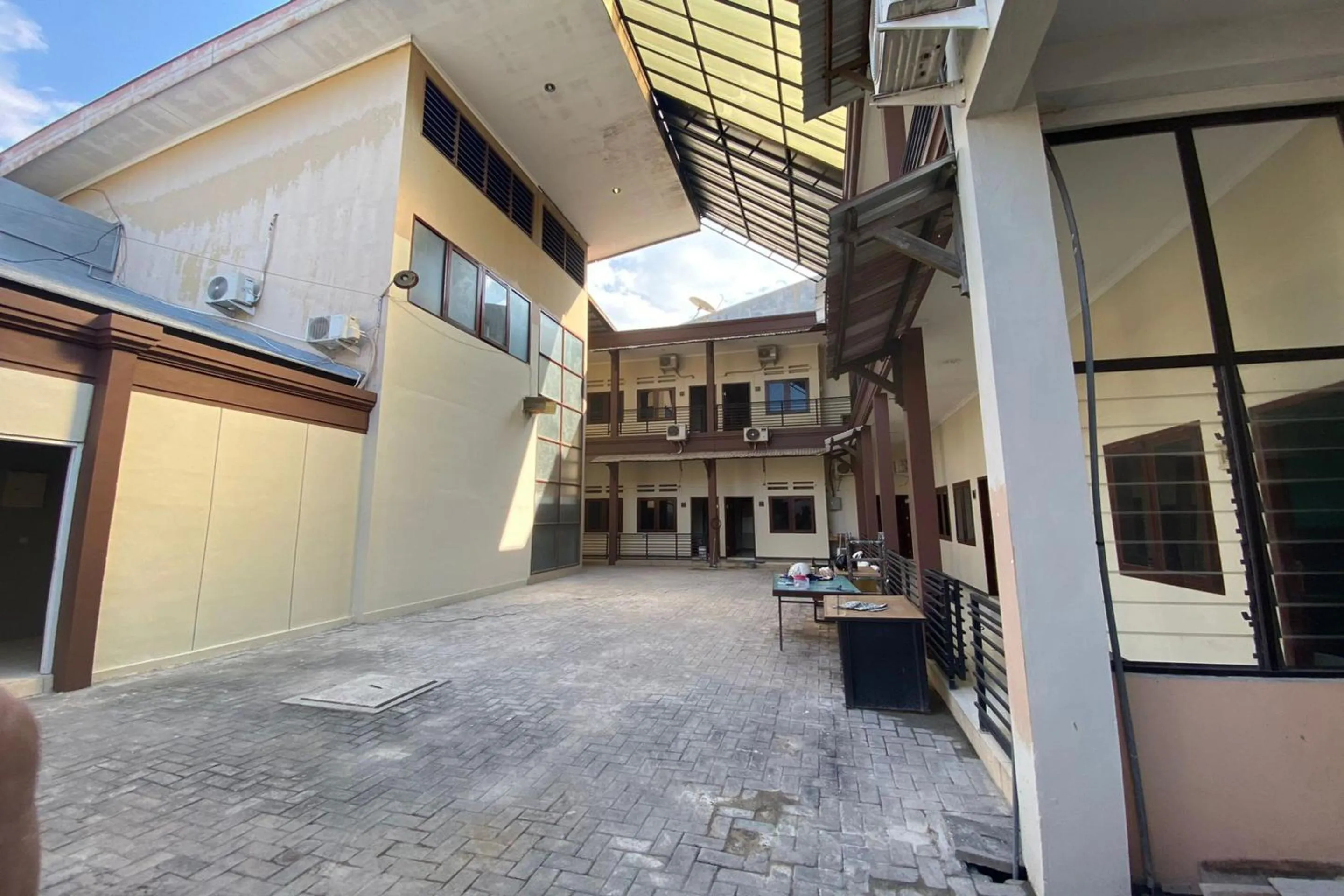 Lobby or reception in Hotel O Sweet Home Residence Simpang Lima