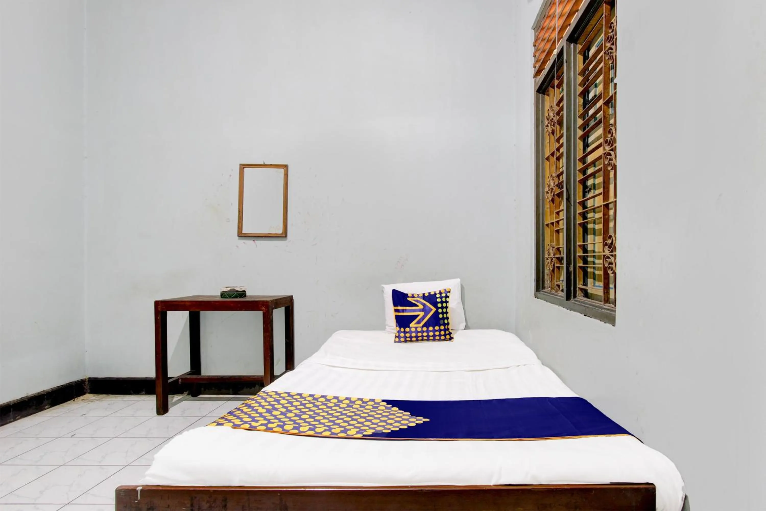 Bedroom, Bed in Hotel O Agung