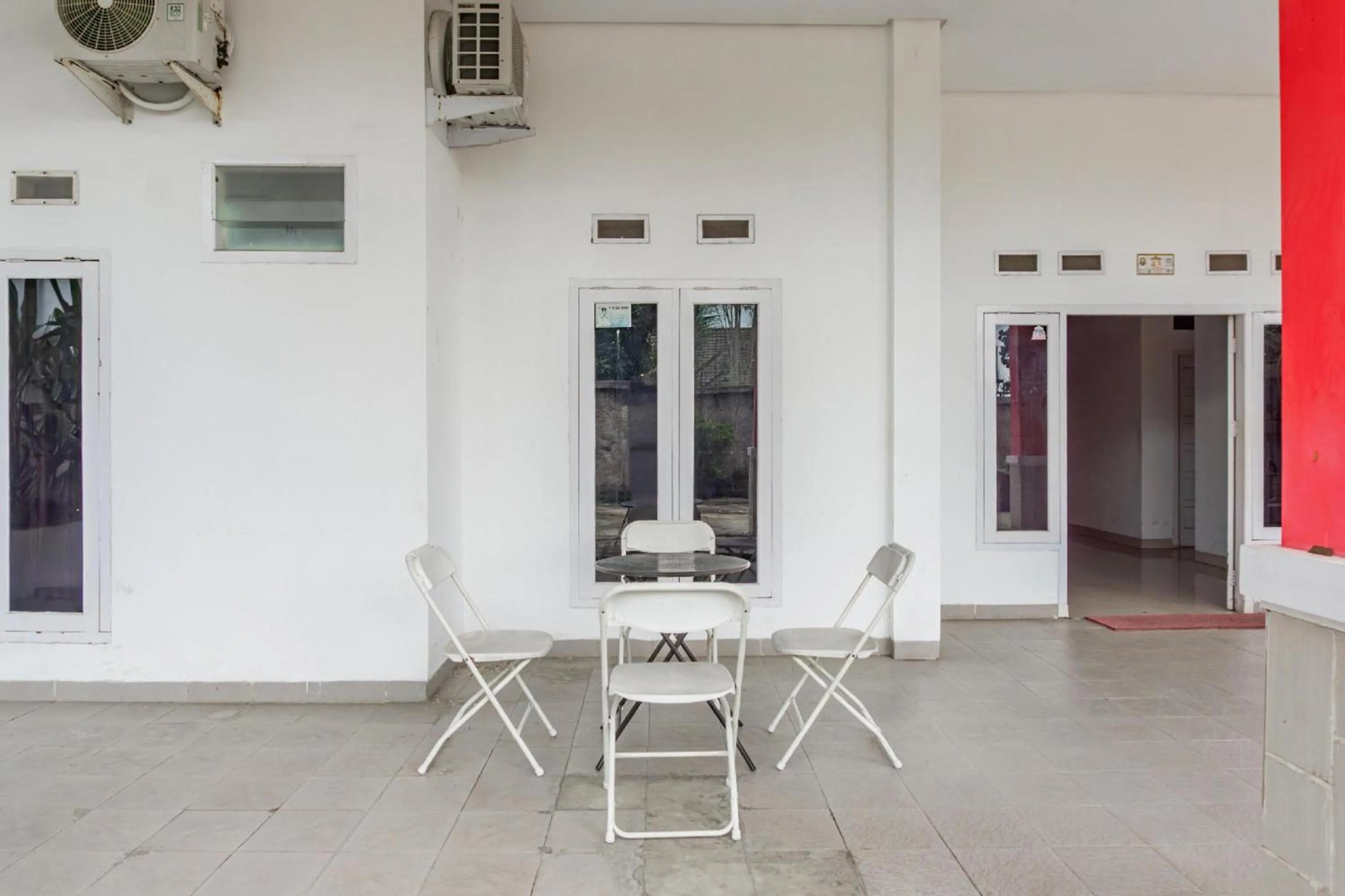 Seating area in Hotel O Rajabasa Near Universitas Lampung Formerly Hotel Prasetya