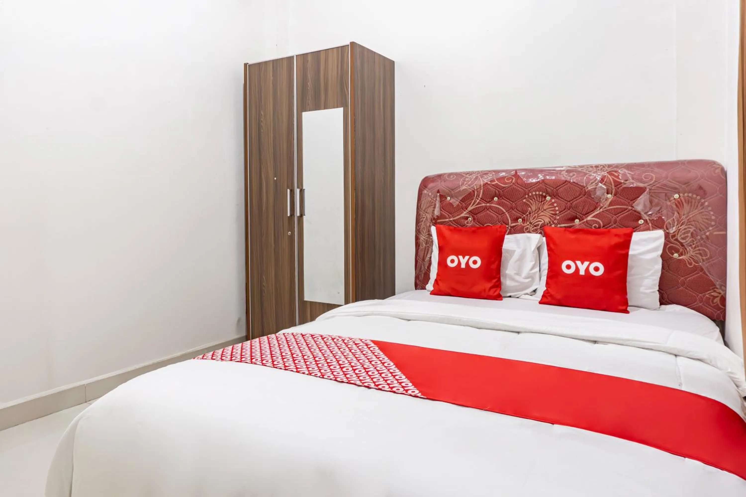 Photo of the whole room, Bed in Hotel O Rajabasa Near Universitas Lampung Formerly Hotel Prasetya