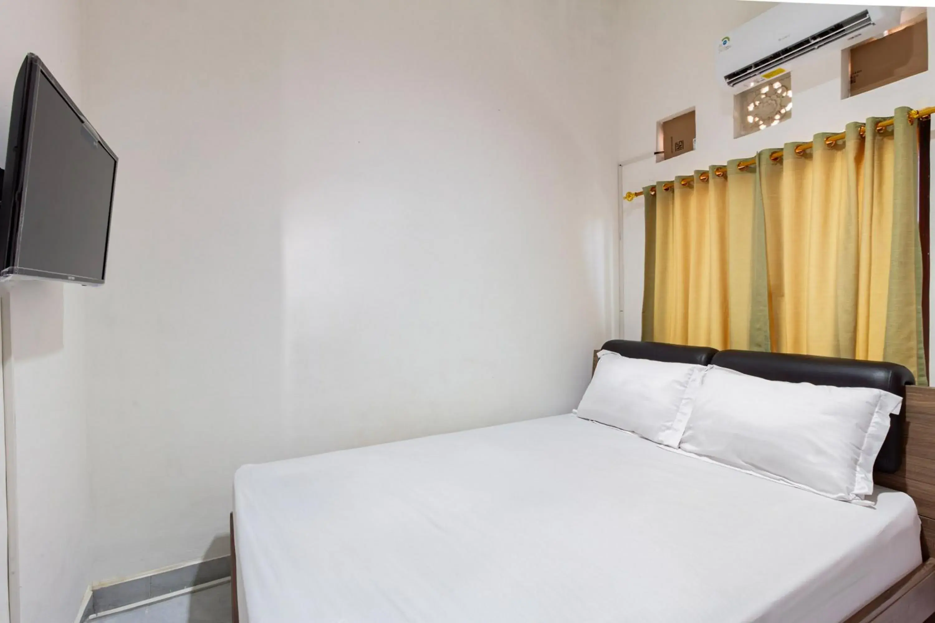 SN Guest House Near Trans Studio Mall SN Guest House Near Trans Studio Mall