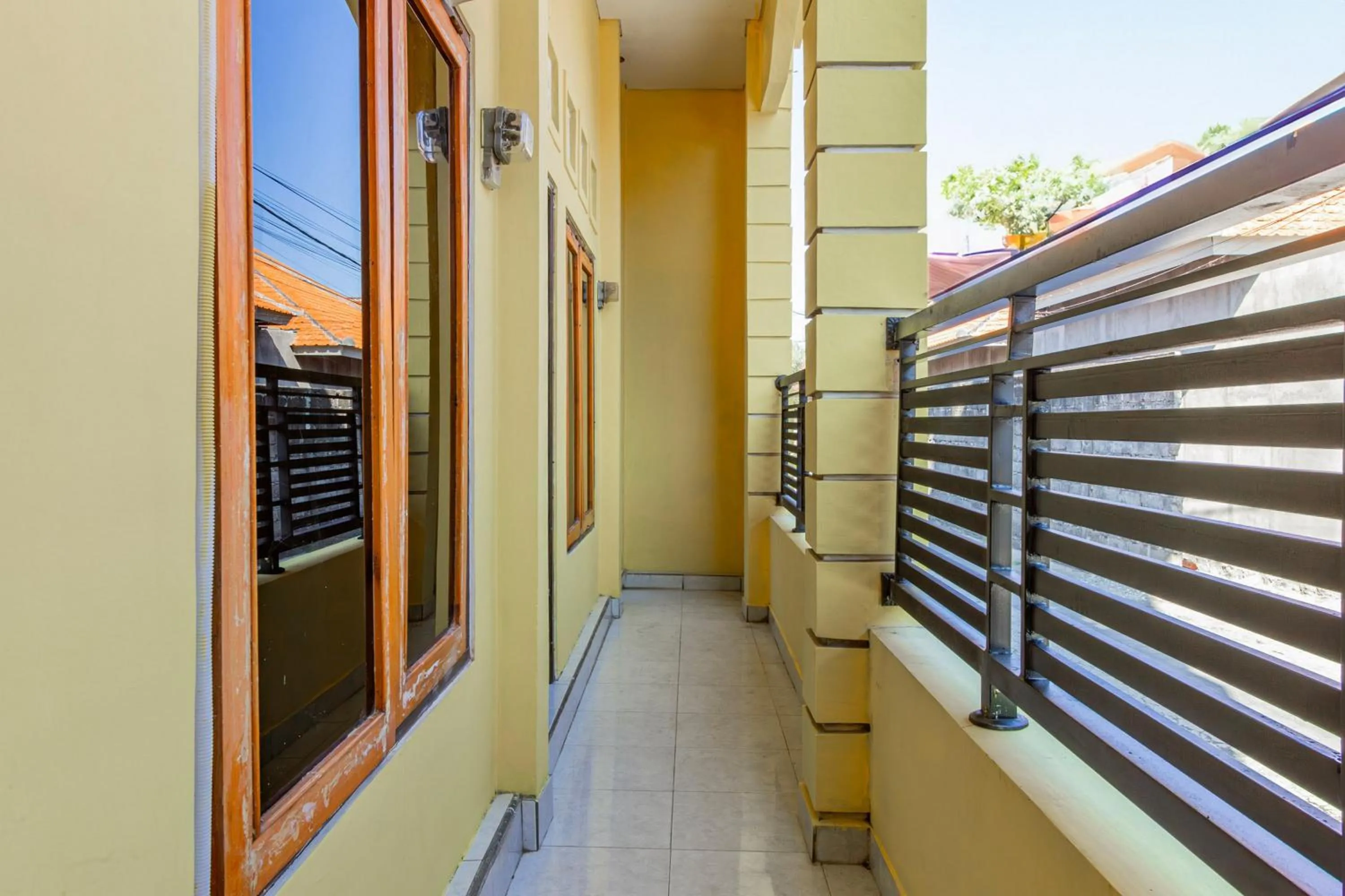 SN Guest House Near Trans Studio Mall