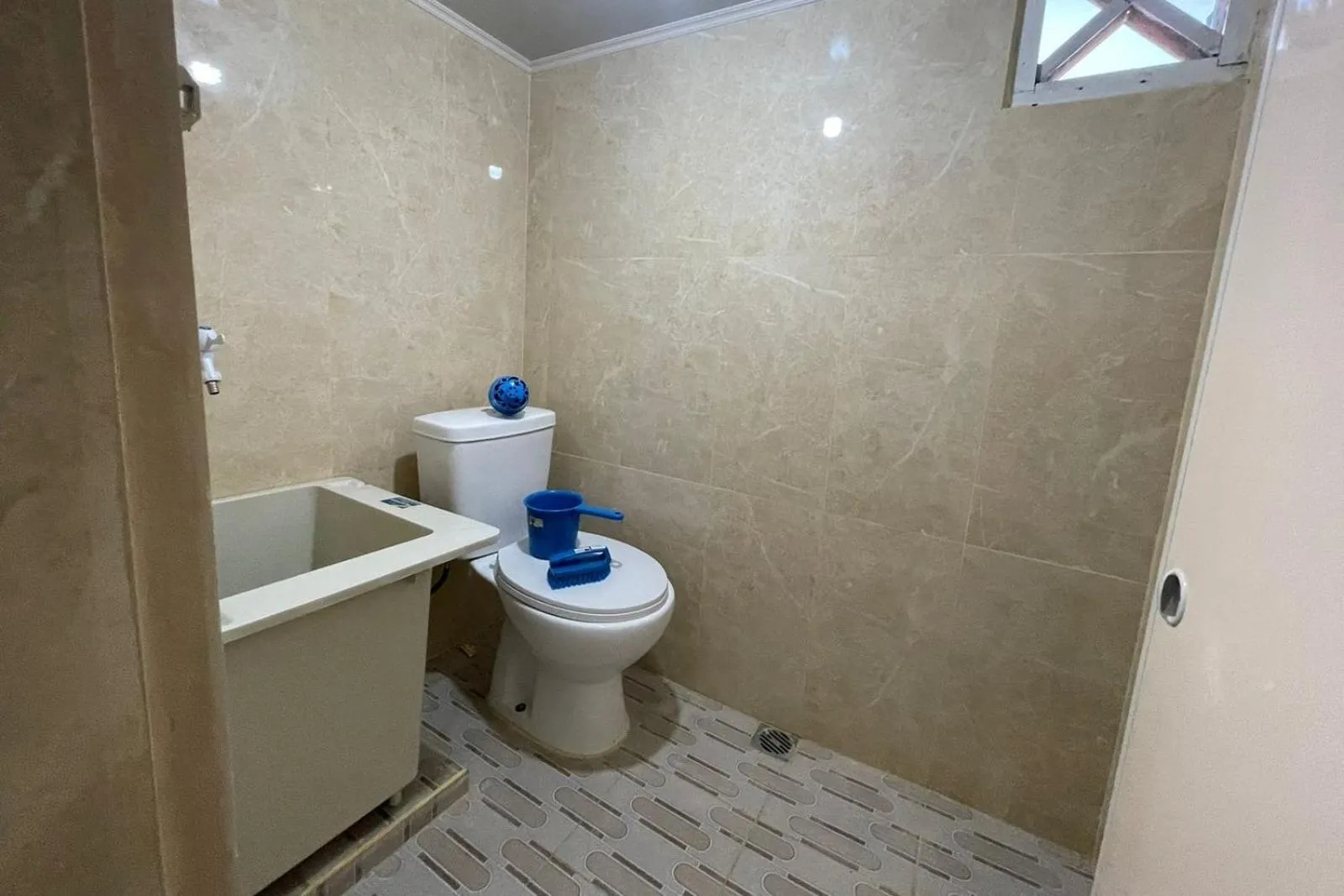 Bathroom in Hotel O Ratha Guest House Syariah