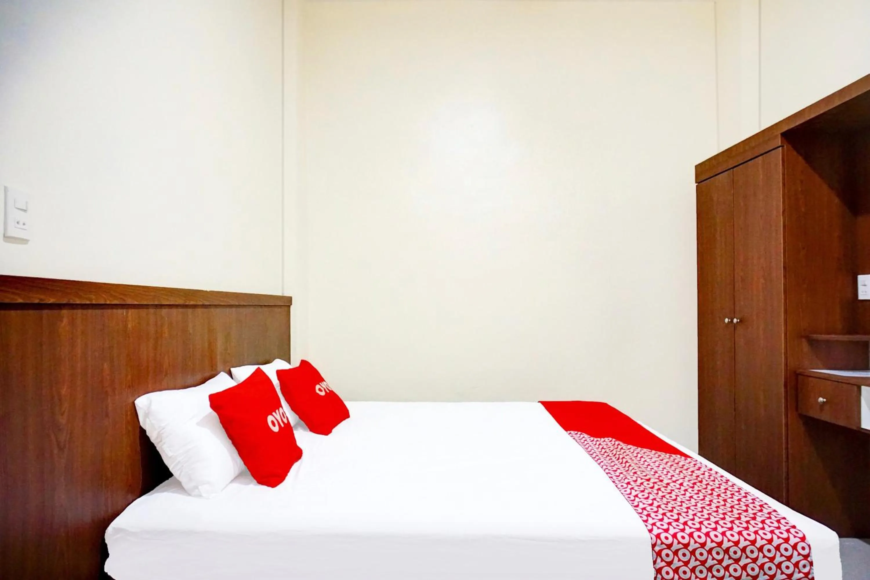 Bedroom, Bed in Hotel O P&g Guest House