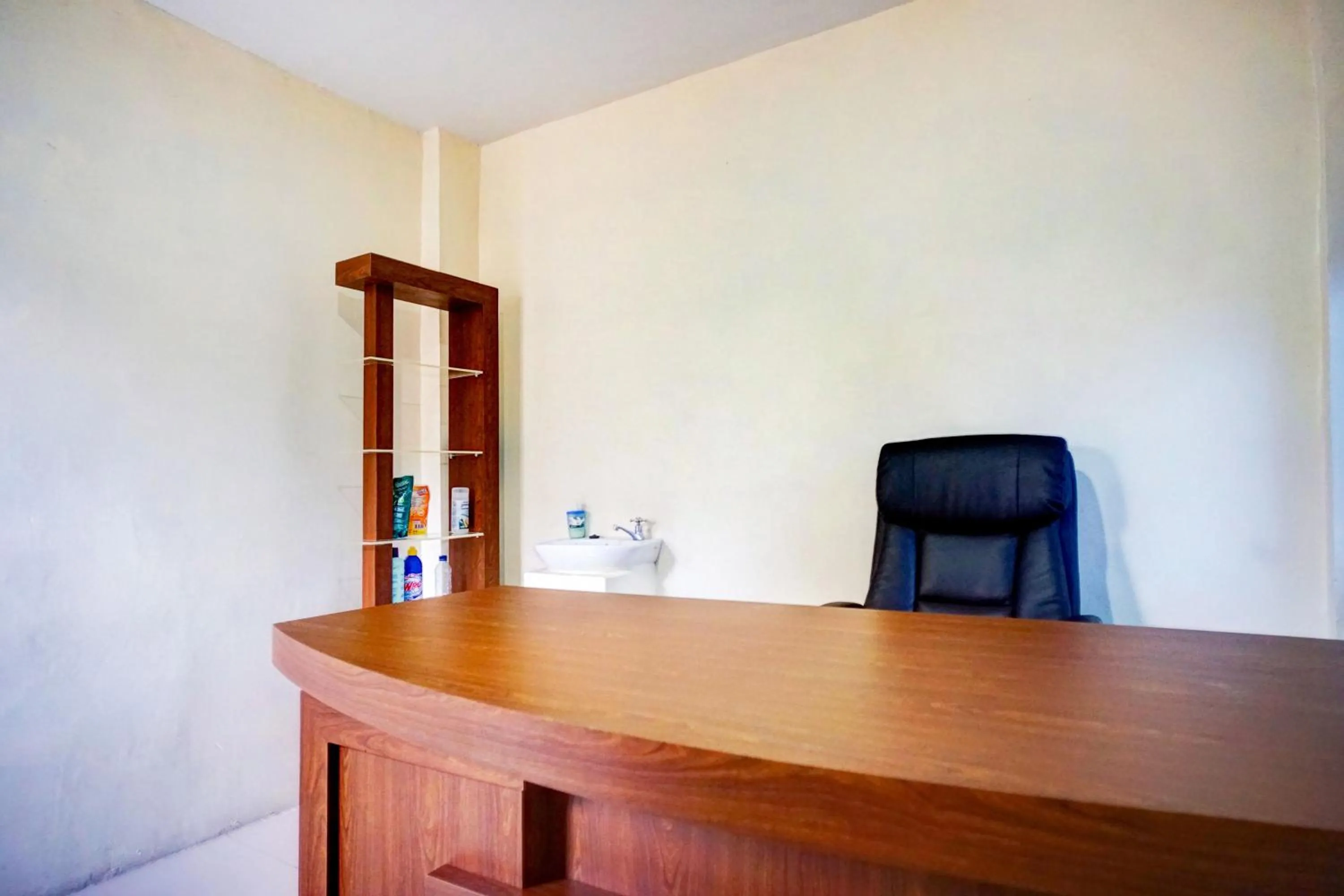 Lobby or reception in Hotel O P&g Guest House