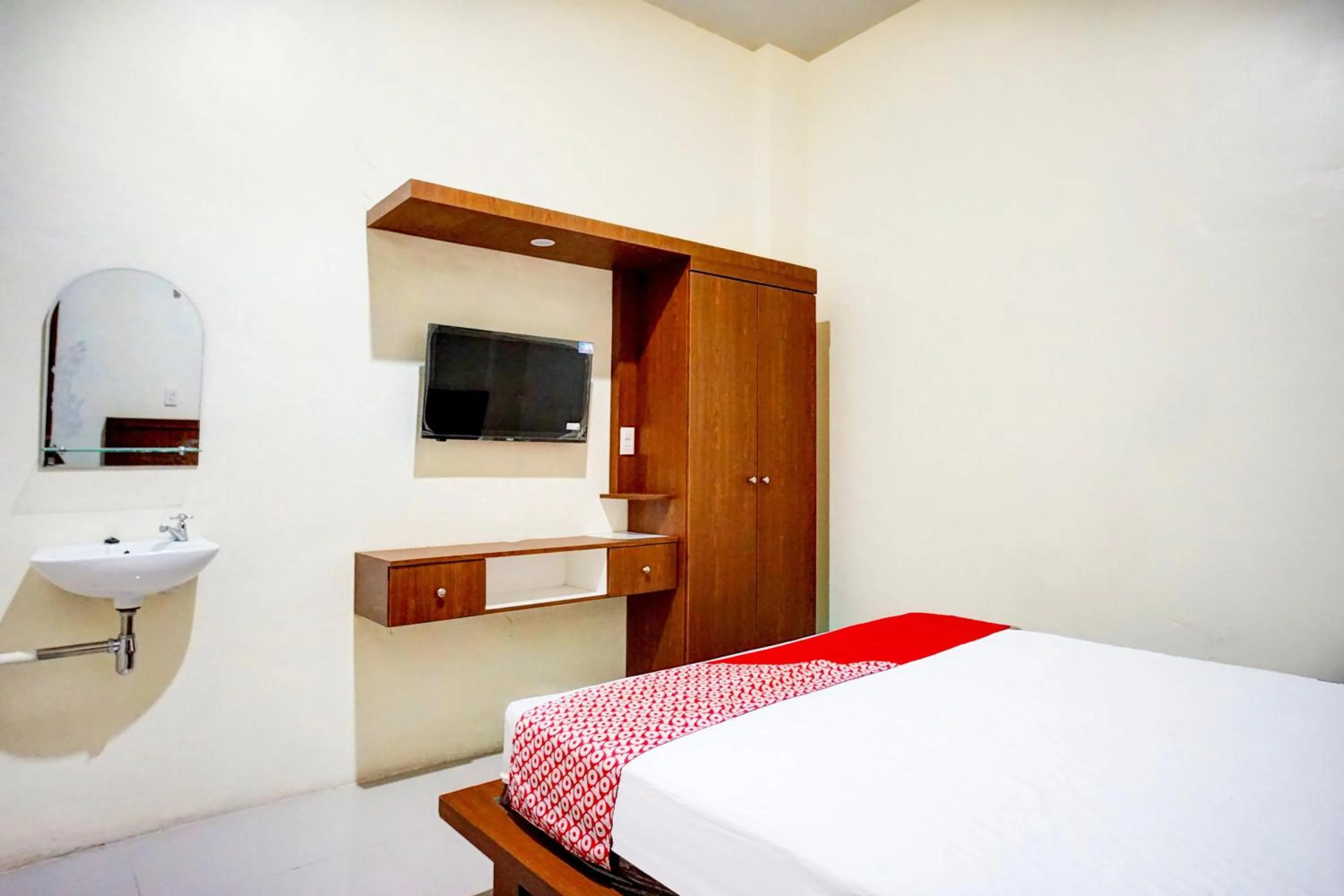 Bedroom, Bed in Hotel O P&g Guest House