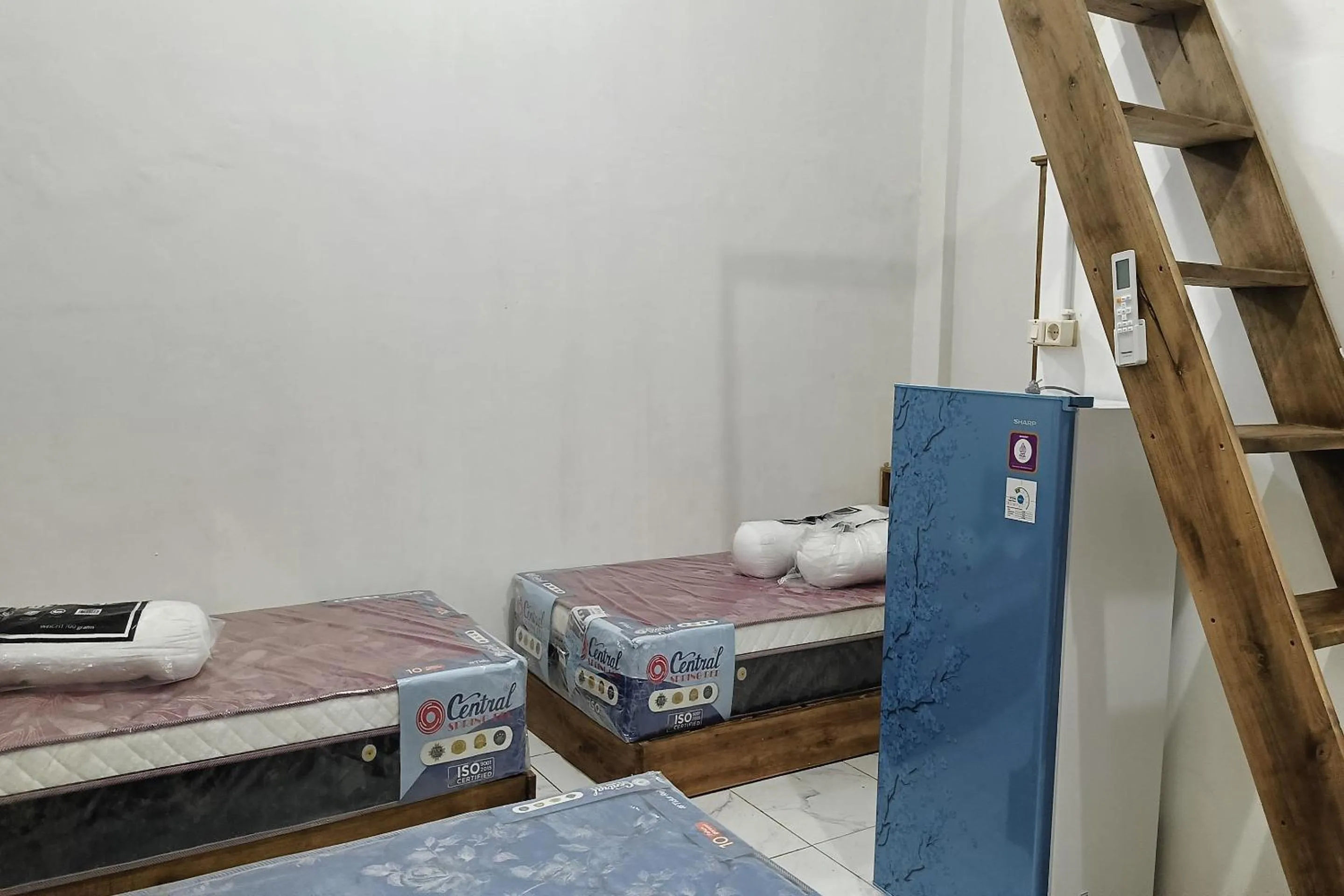 Bedroom, Bed in Hotel O Melros Place Homestay