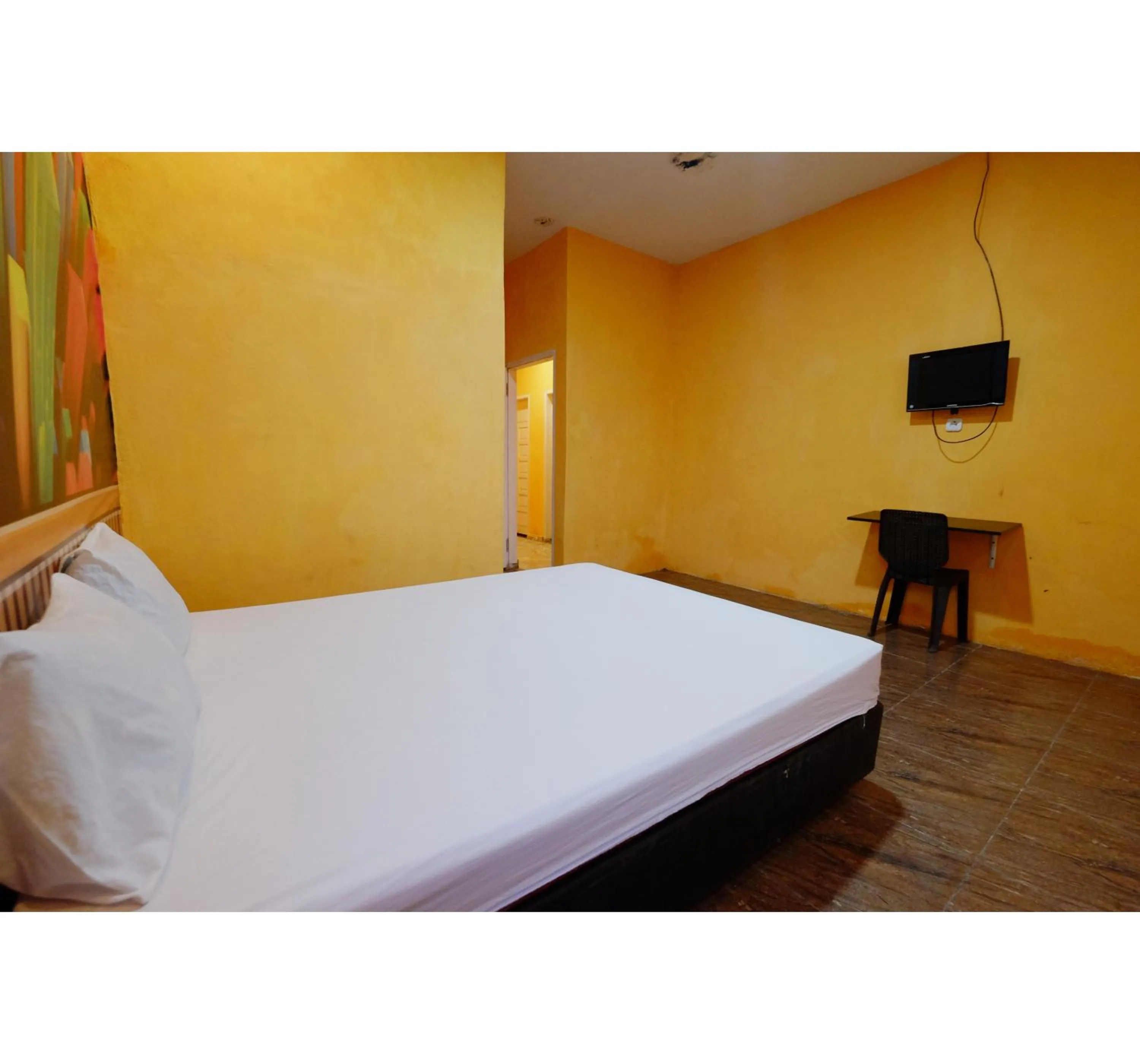 Bedroom, Bed in Hotel O Pondok Sahabat Vianty Near SDN Kampung Parang