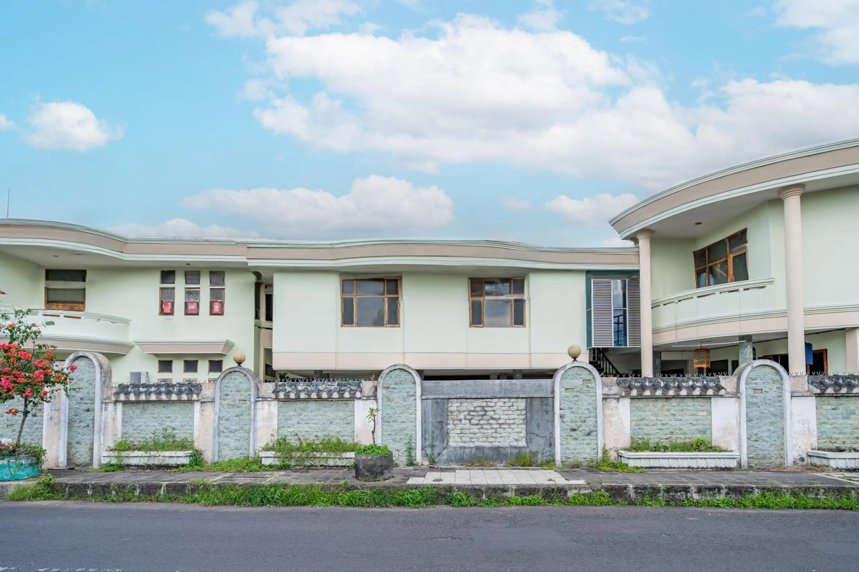 Facade/entrance in Collection O Tasikmalaya Near Stadium Wiradadaha Formerly Hotel Abadi