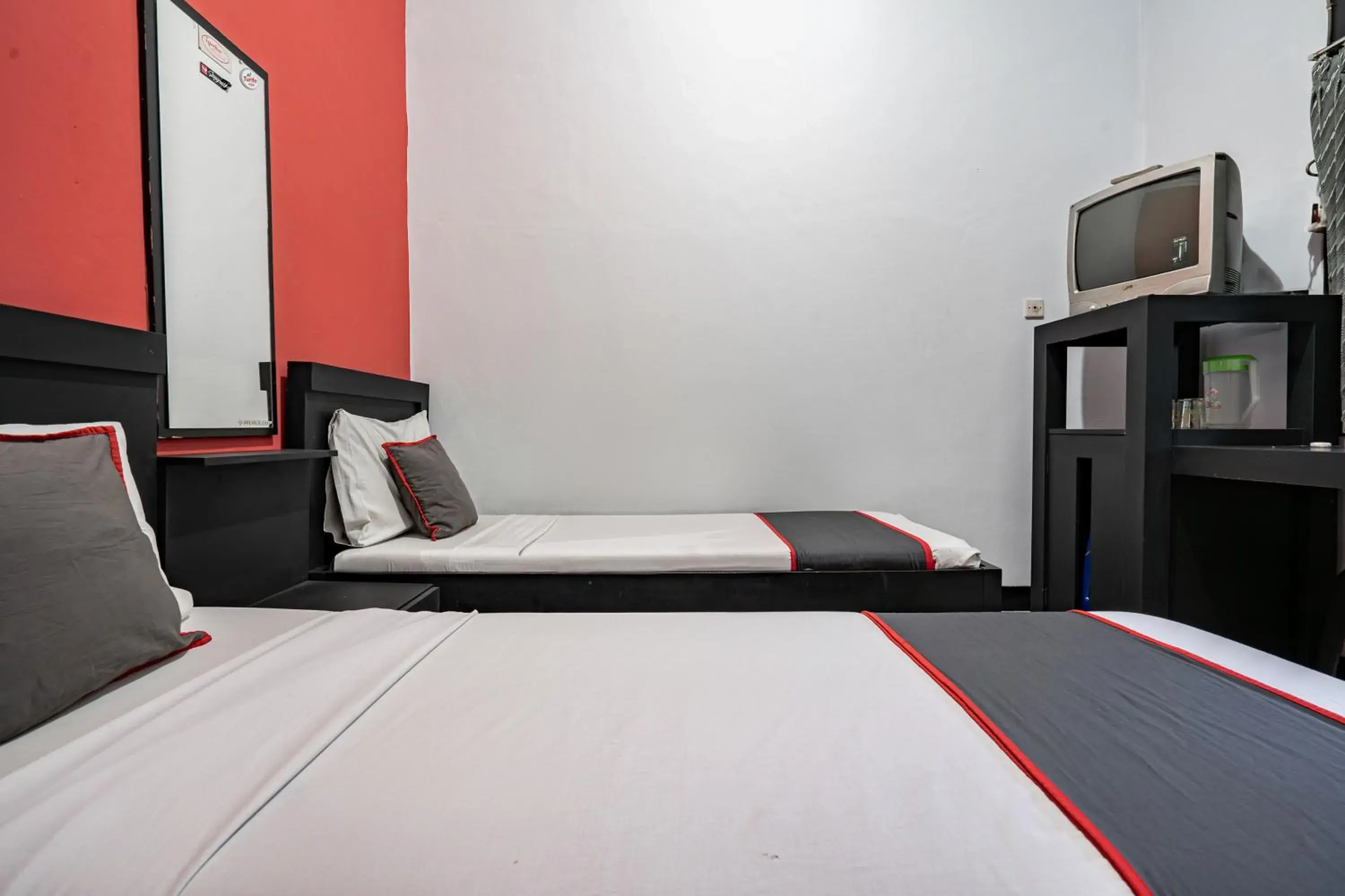 Bedroom, Bed in Collection O Tasikmalaya Near Stadium Wiradadaha Formerly Hotel Abadi Bedroom, Bed in Collection O Tasikmalaya Near Stadium Wiradadaha Formerly Hotel Abadi