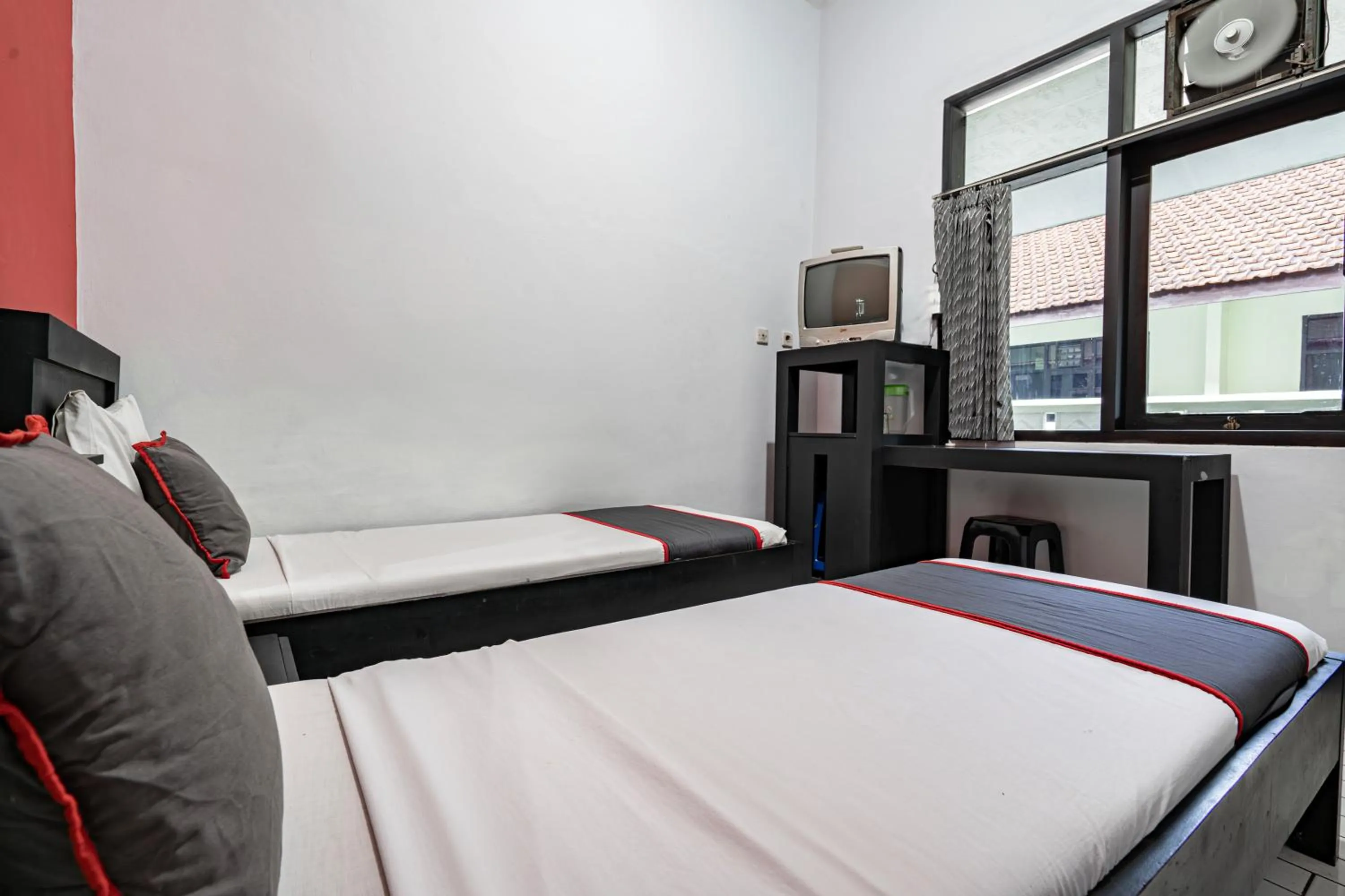 Bedroom, Bed in Collection O Tasikmalaya Near Stadium Wiradadaha Formerly Hotel Abadi