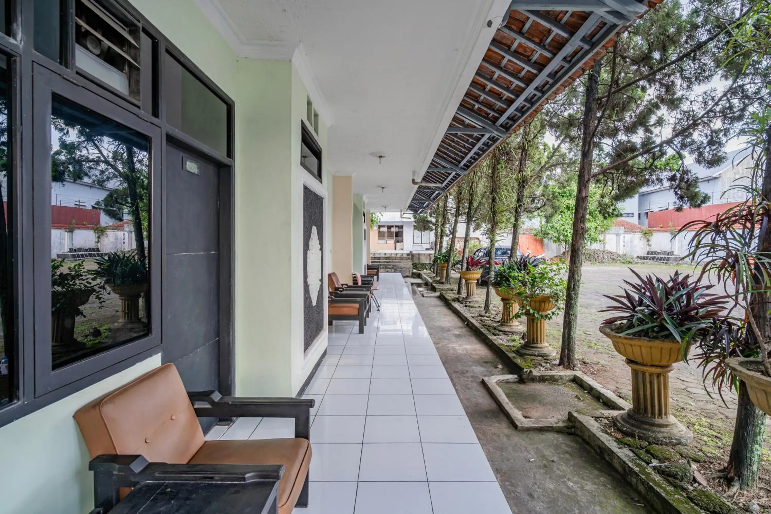 Property building in Collection O Tasikmalaya Near Stadium Wiradadaha Formerly Hotel Abadi Property building in Collection O Tasikmalaya Near Stadium Wiradadaha Formerly Hotel Abadi