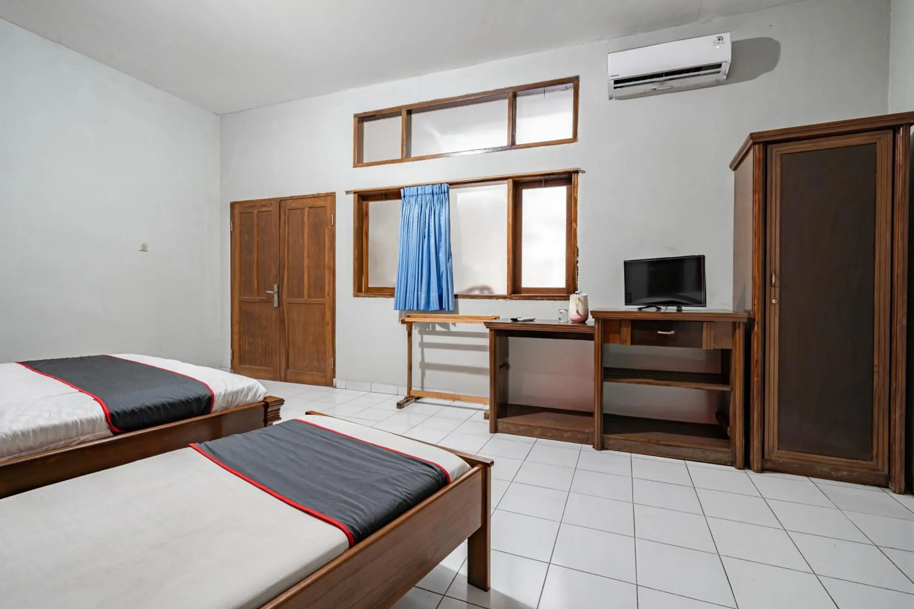 Bedroom, Bed in Collection O Tasikmalaya Near Stadium Wiradadaha Formerly Hotel Abadi Bedroom, Bed in Collection O Tasikmalaya Near Stadium Wiradadaha Formerly Hotel Abadi