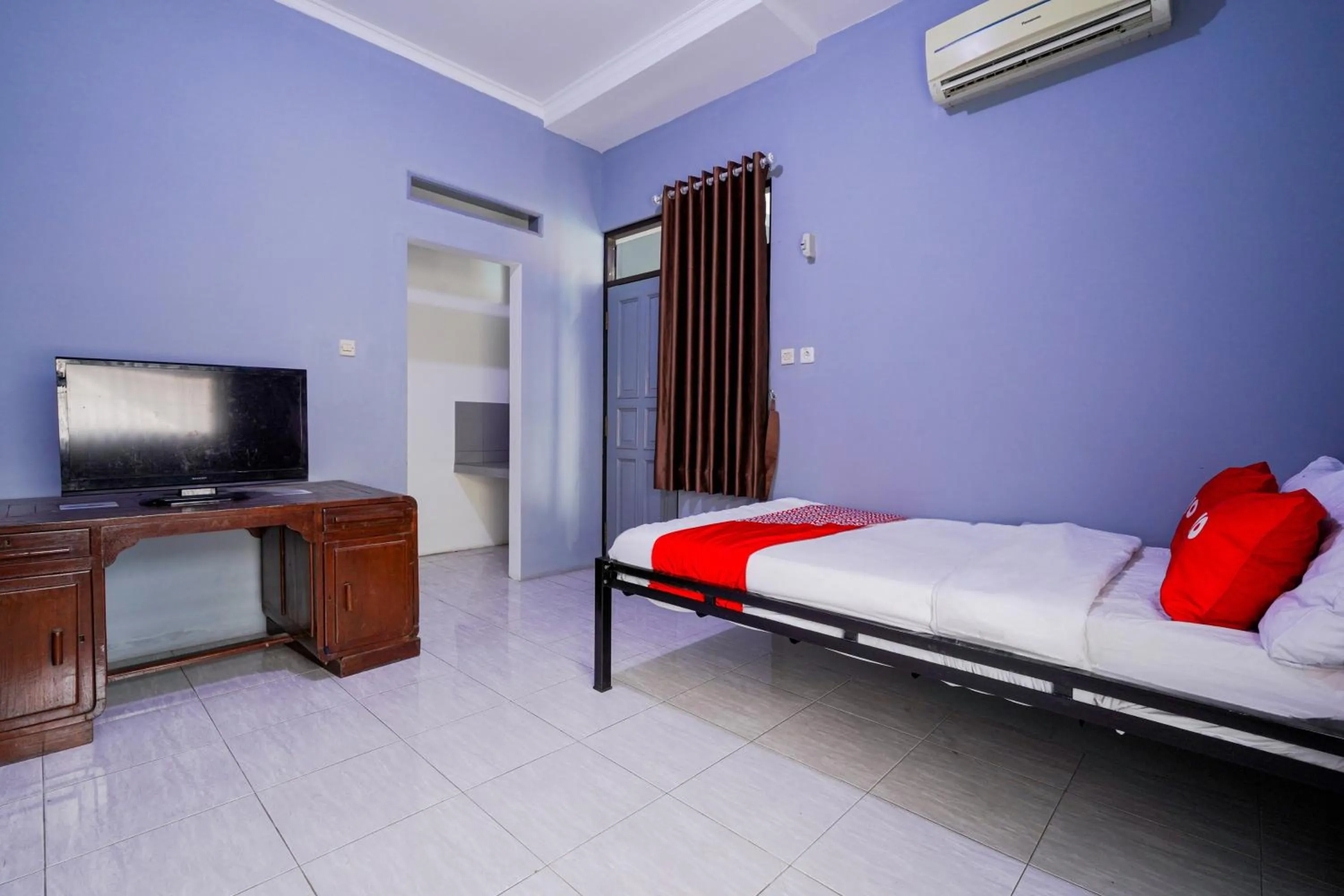 Bedroom, Bed in Hotel O Pdl Guest House Syariah