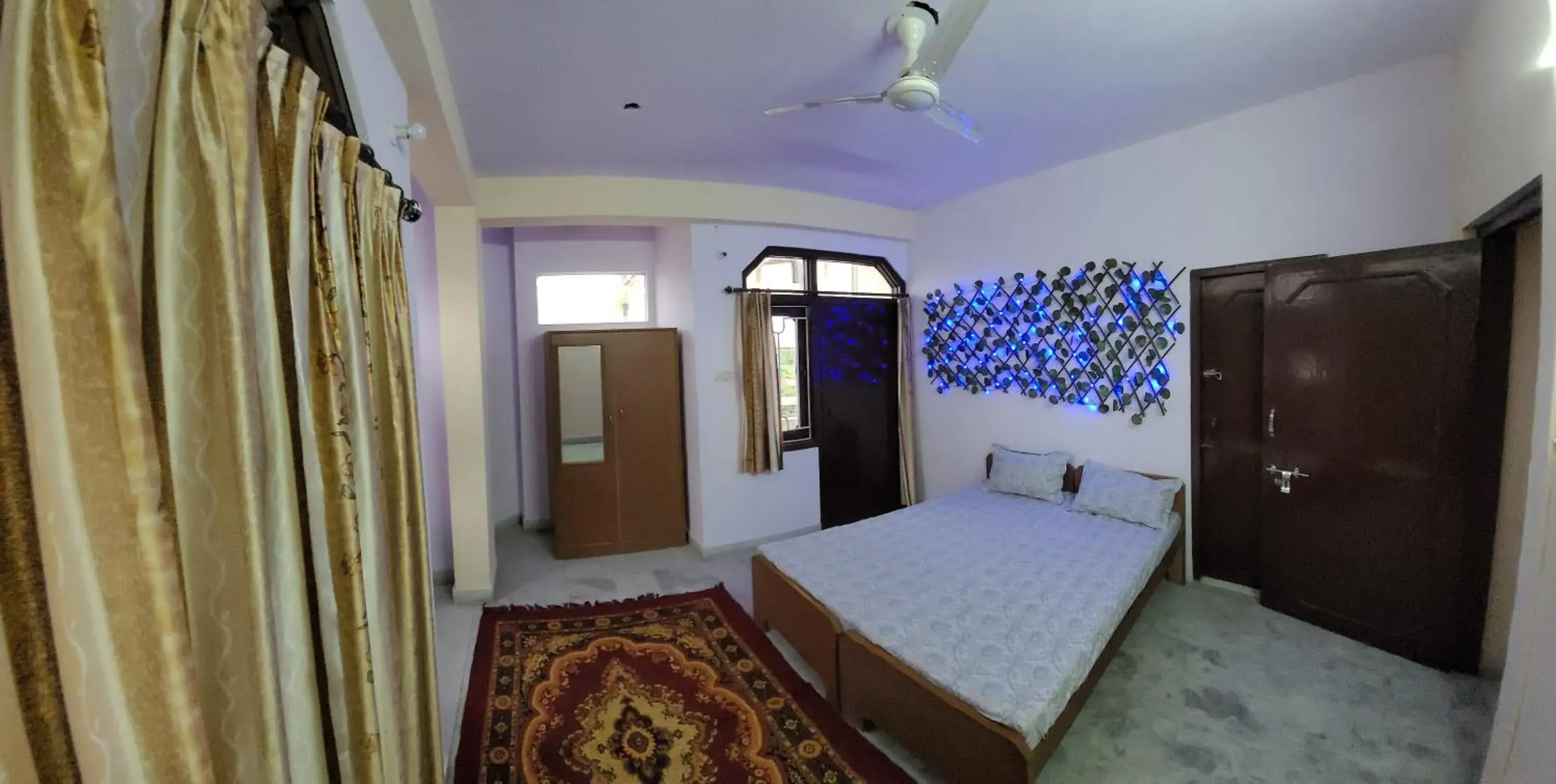 Double Room in Raahi Homestay Double Room in Raahi Homestay