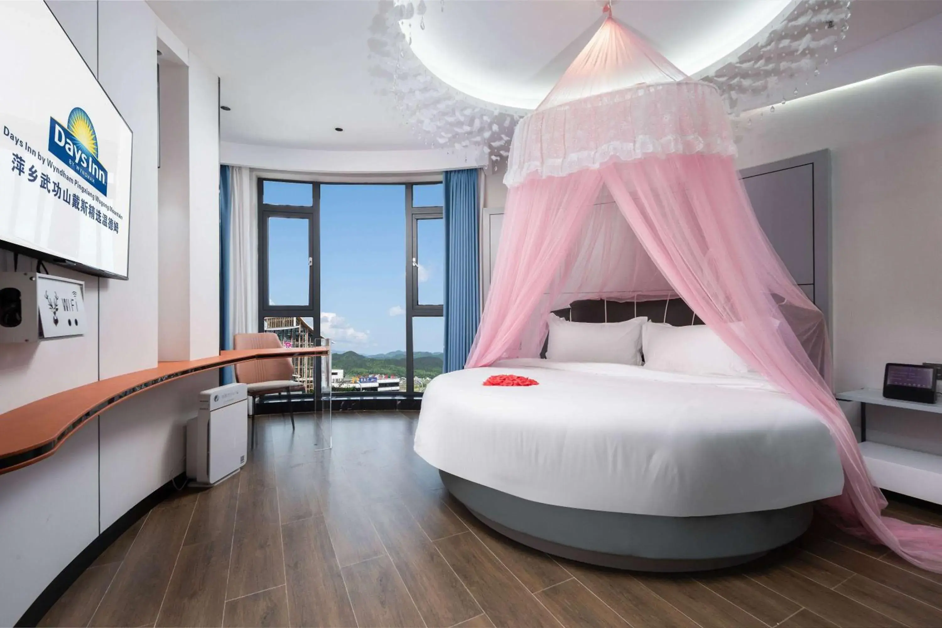 Photo of the whole room, Bed in Days Inn by Wyndham Pingxiang Wugong Mountain Photo of the whole room, Bed in Days Inn by Wyndham Pingxiang Wugong Mountain