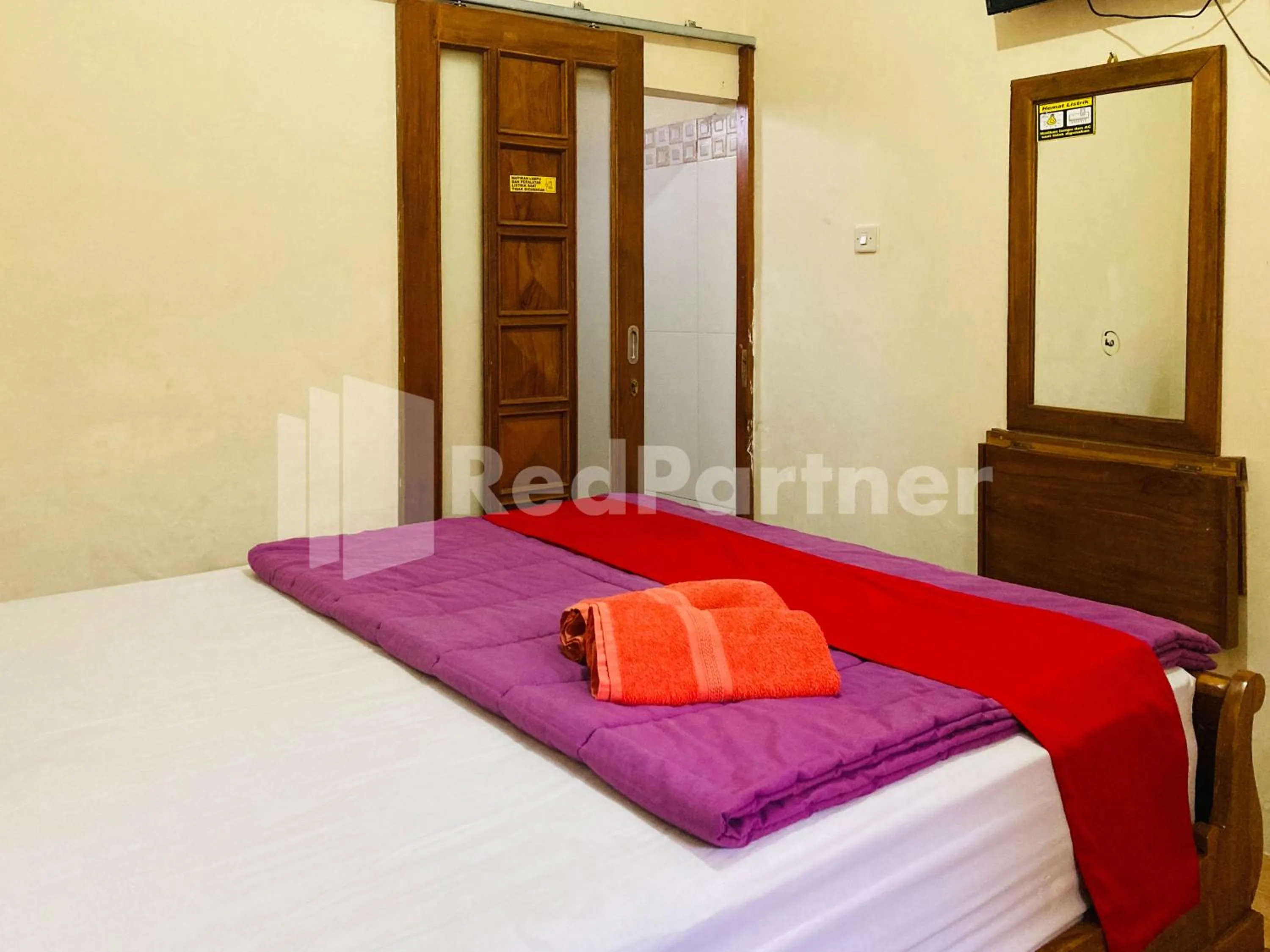 Bedroom, Bed in Sahil inn Syariah Prawirotaman RedPartner