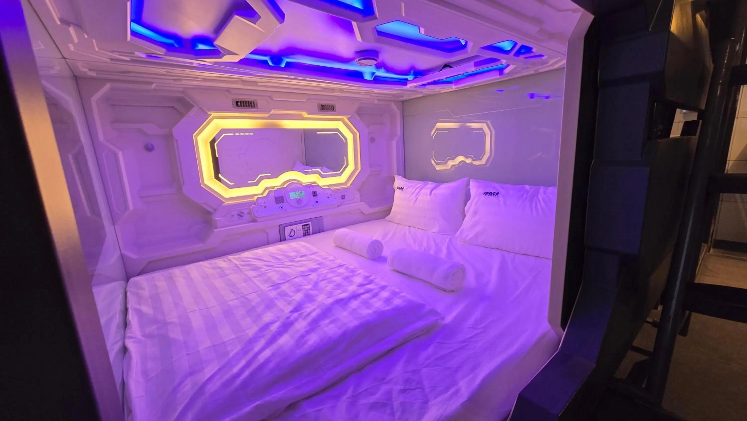 Bed in Space Hotel KL Sentral