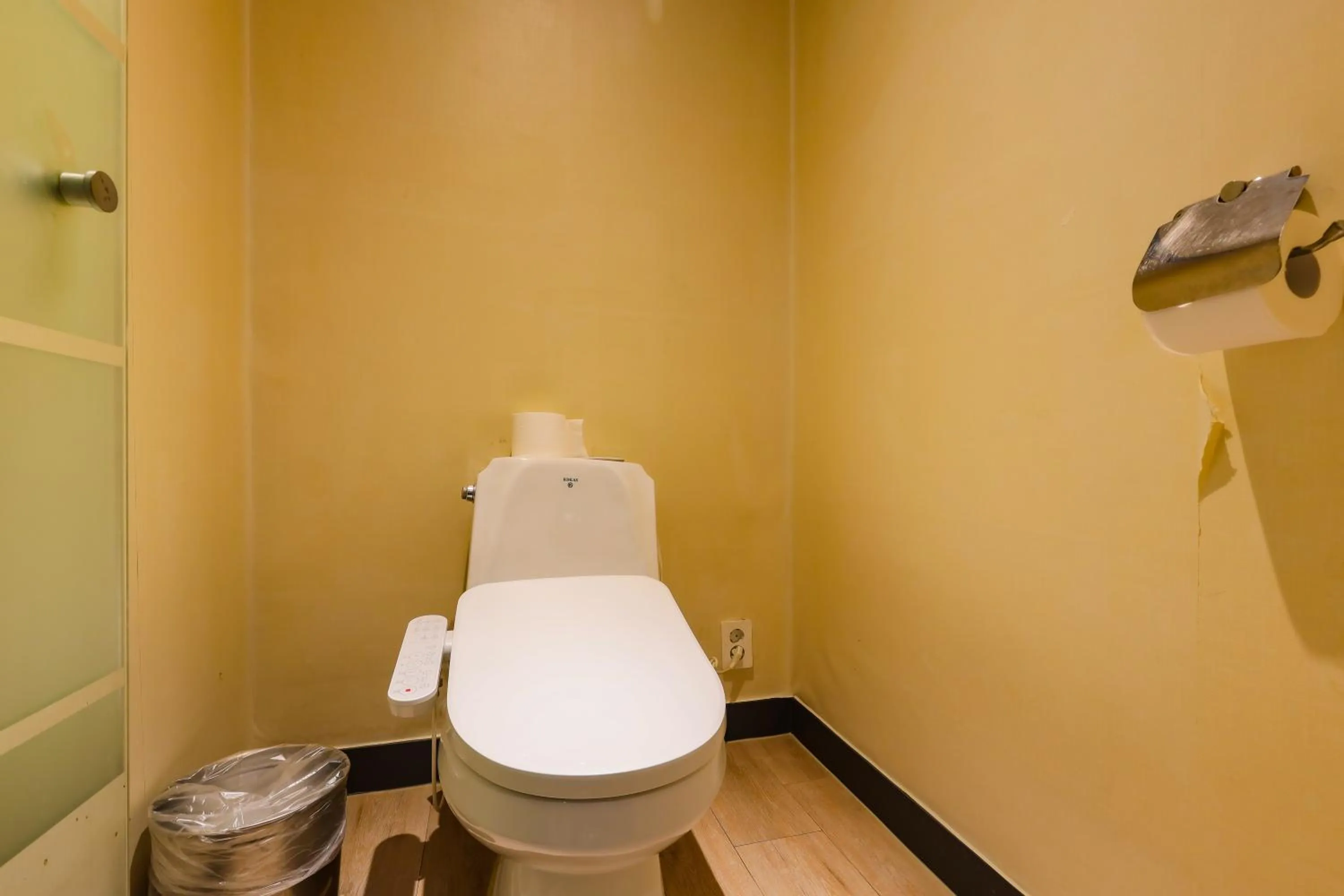 Toilet in FromH J Hotel Osan