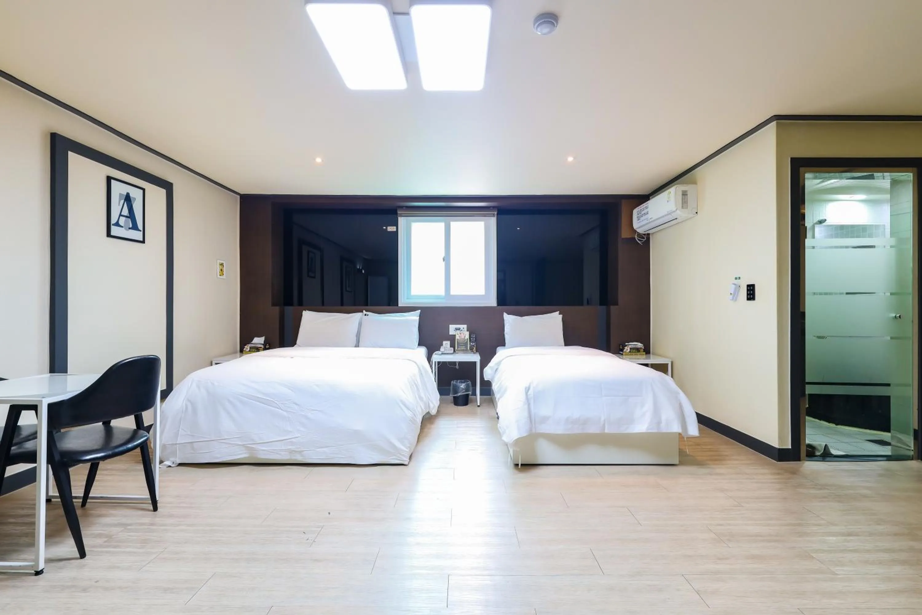 Bed in FromH J Hotel Osan