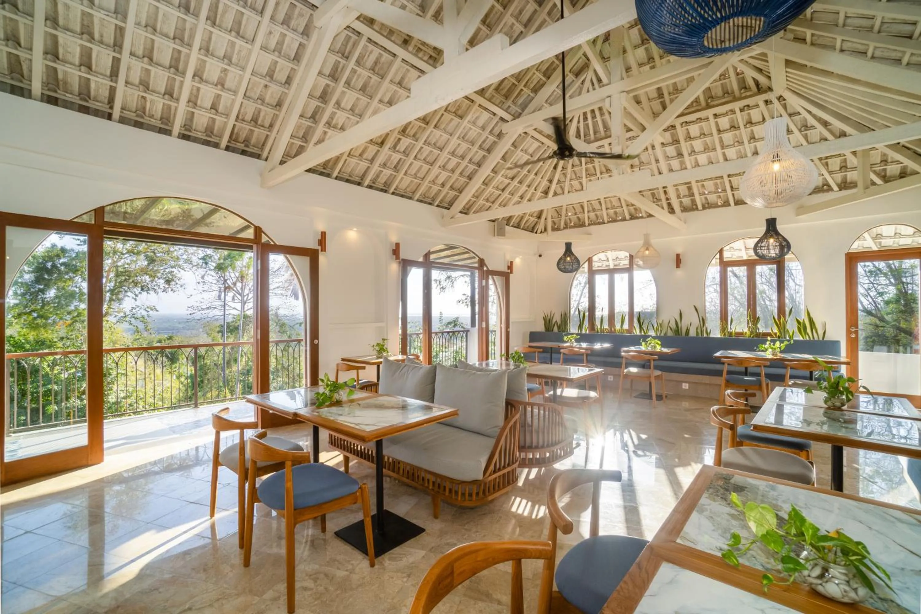 Restaurant/places to eat in Arpana Luxury Private Pool Villas