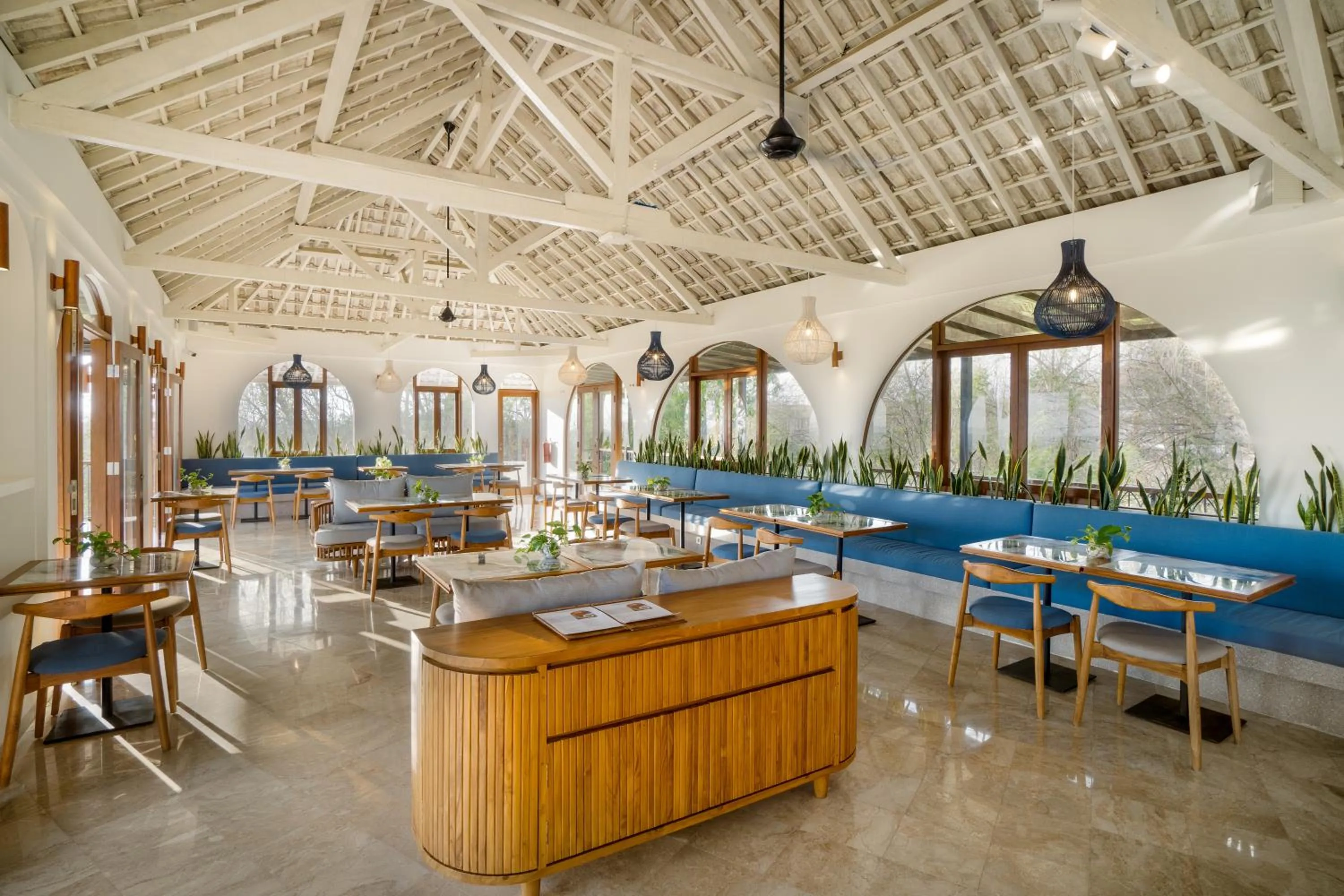Restaurant/places to eat in Arpana Luxury Private Pool Villas