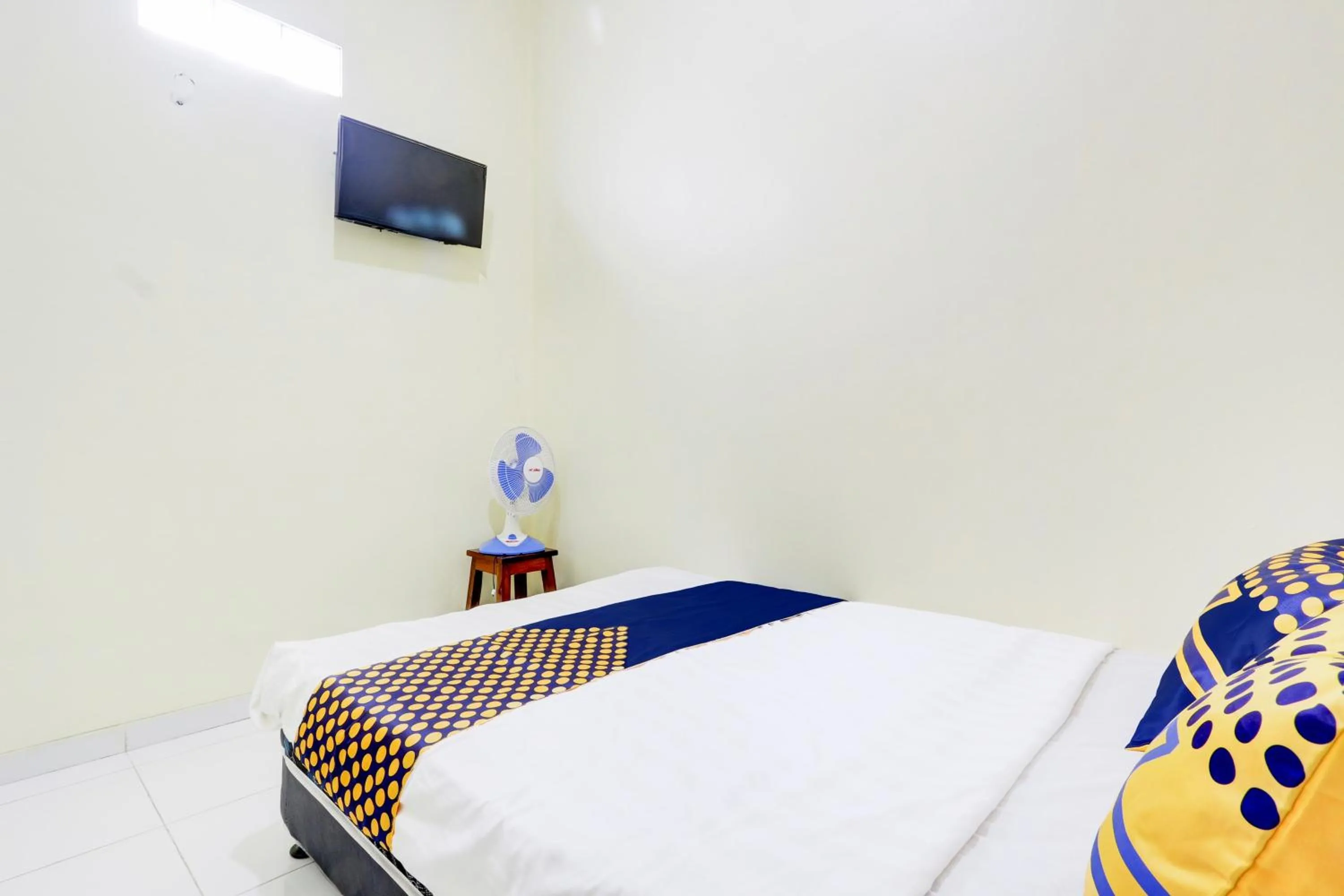 Bedroom, Bed in Hotel O Homestay Arva