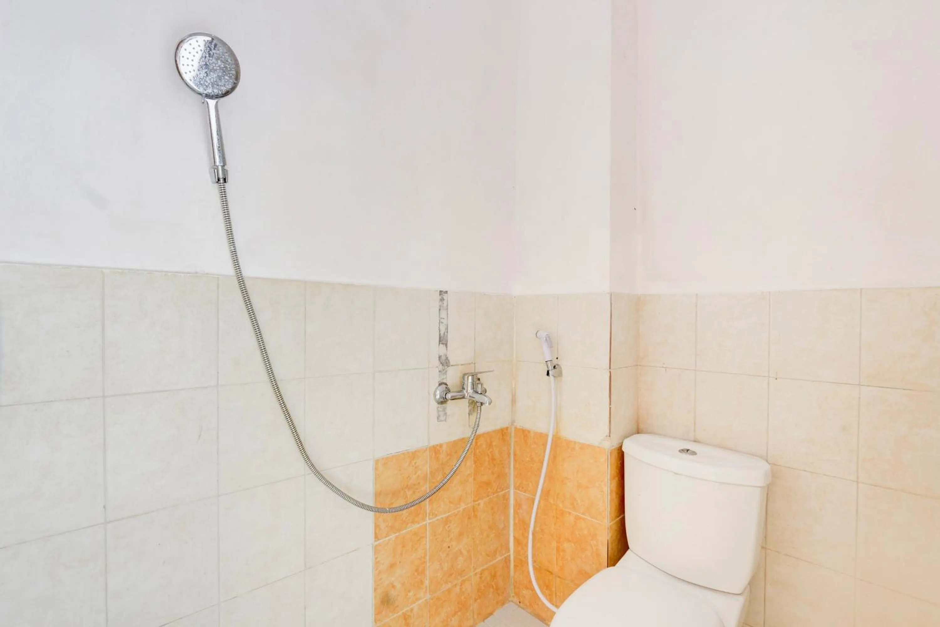 Bathroom in Hotel O Homestay Arva