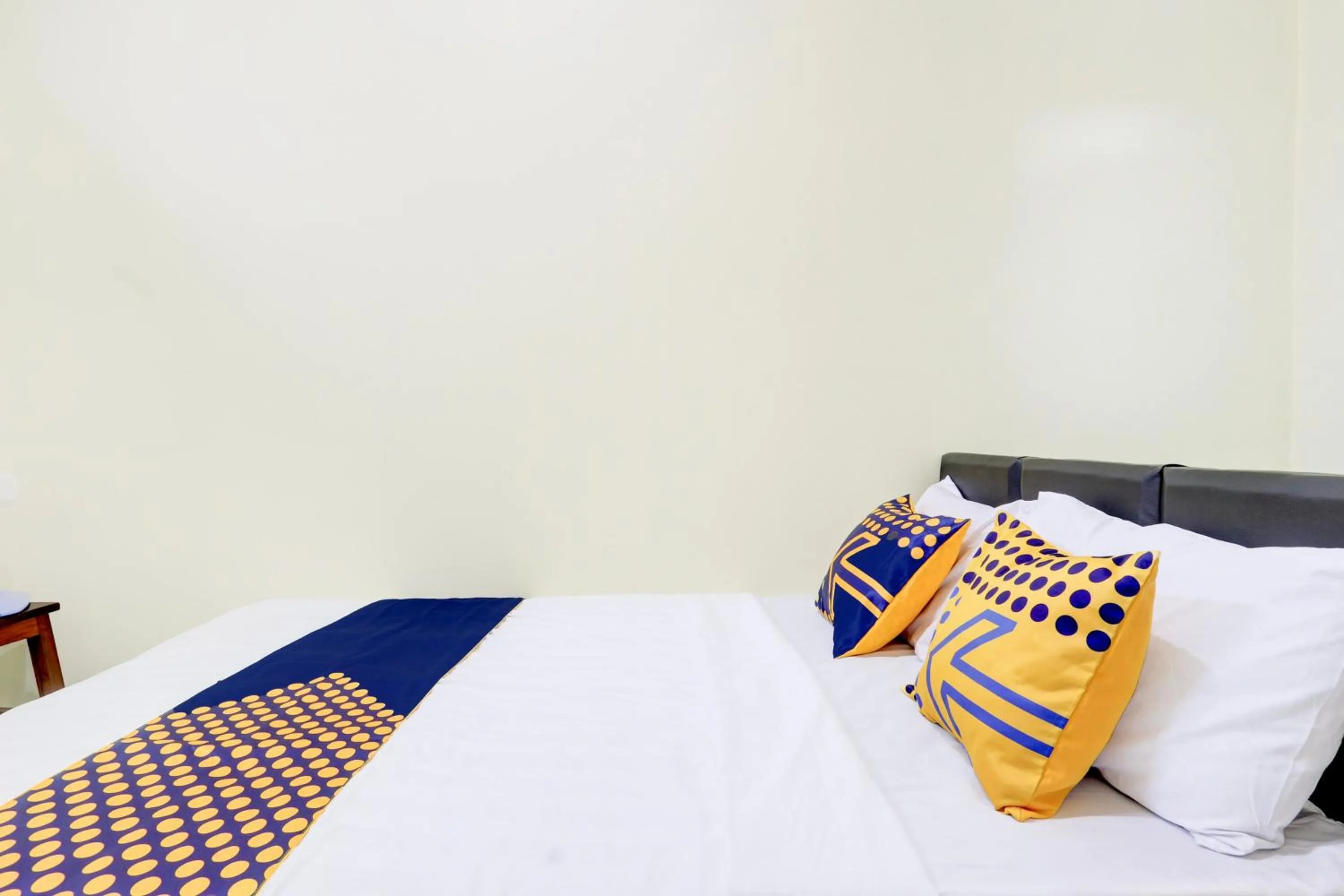 Bedroom, Bed in Hotel O Homestay Arva