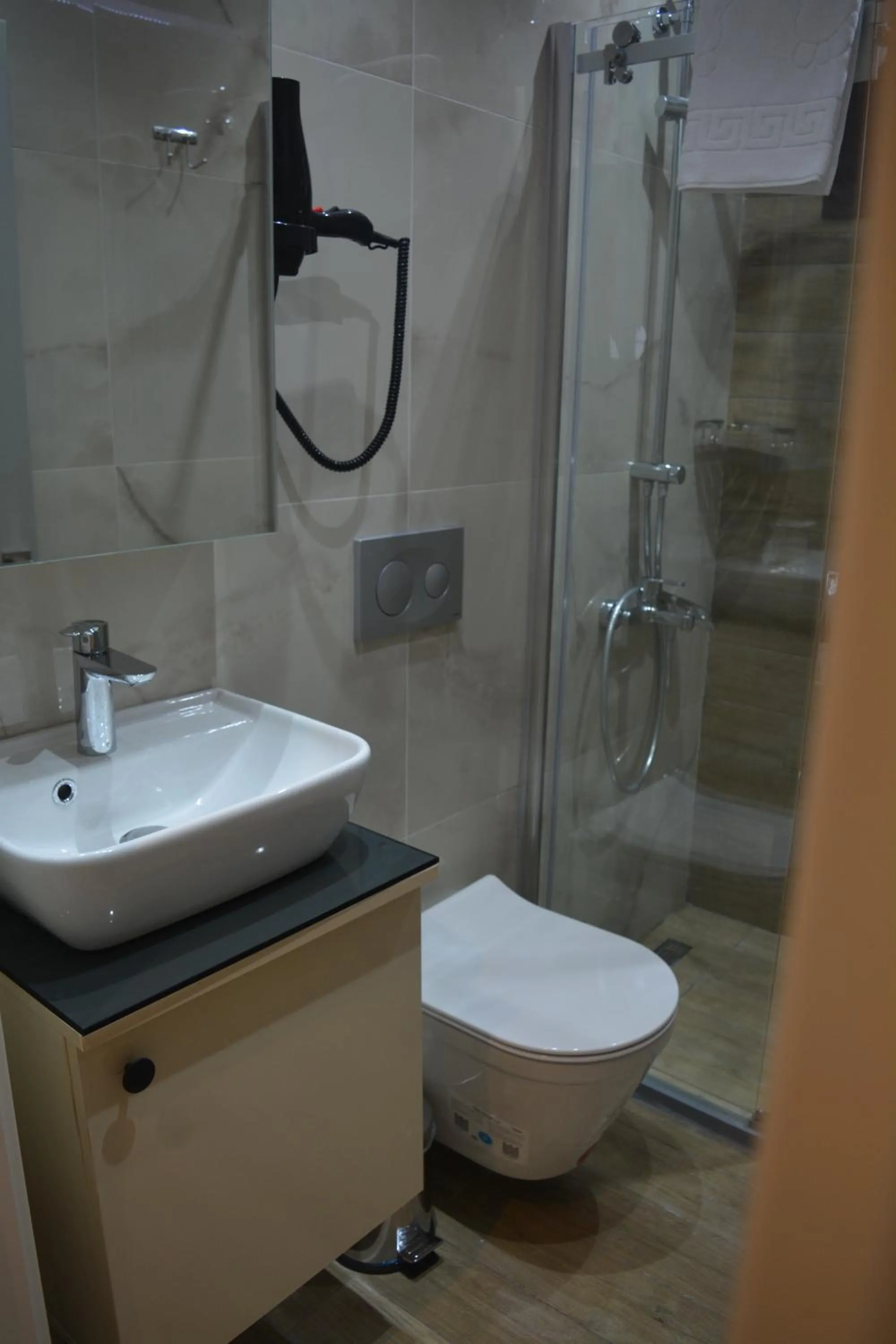 Bathroom in Garden Elisa Hotel