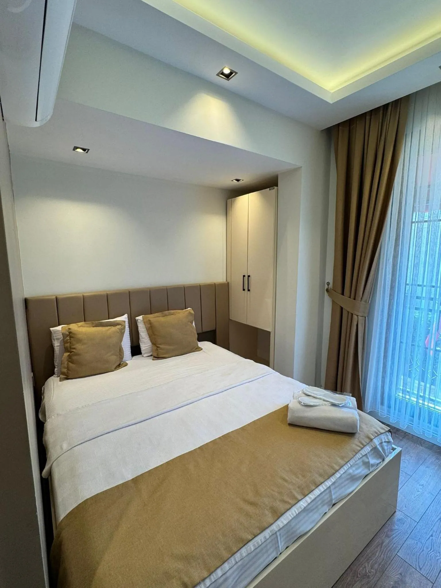 Photo of the whole room, Bed in Garden Elisa Hotel
