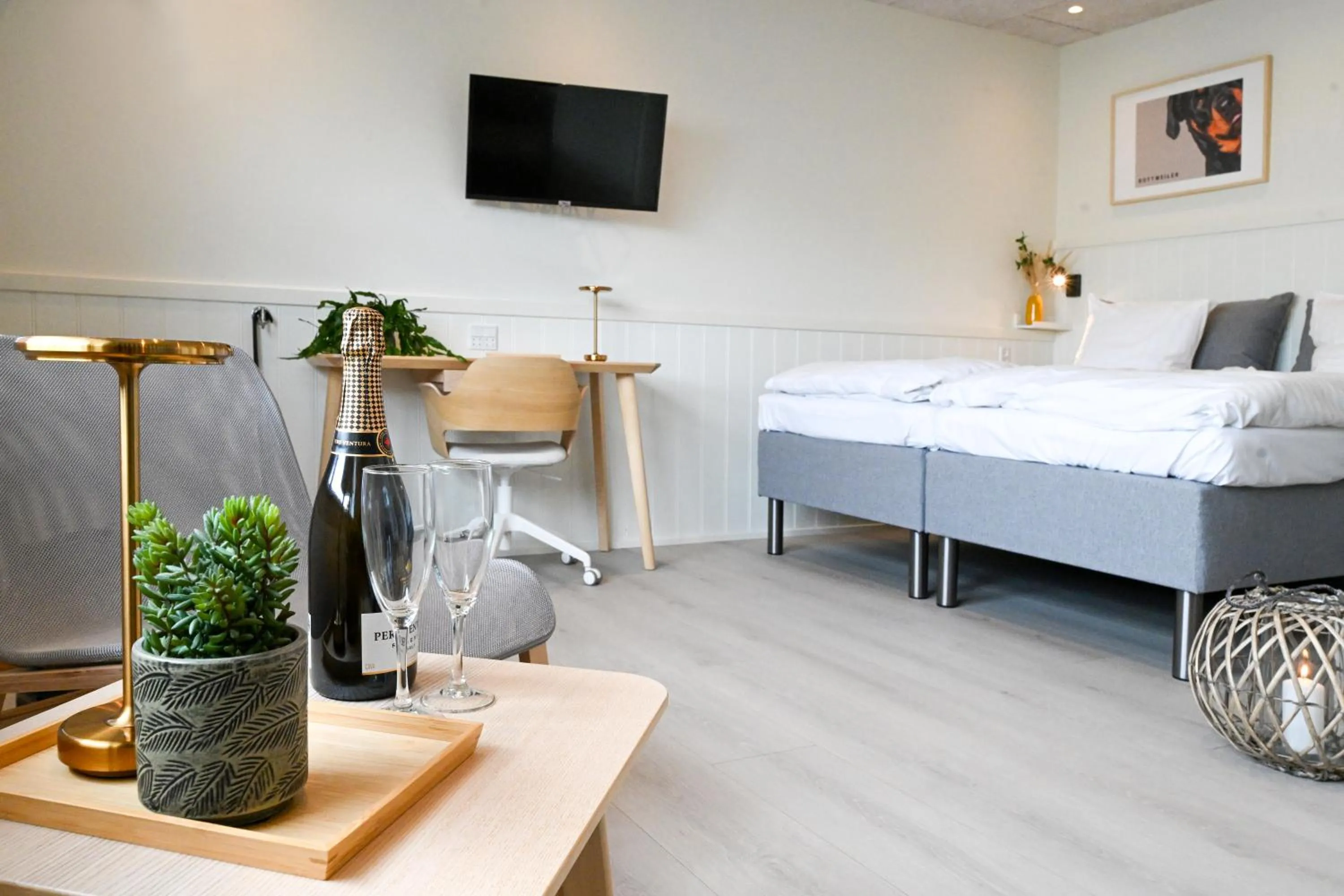 Photo of the whole room, Bed in Rold Gl Kro