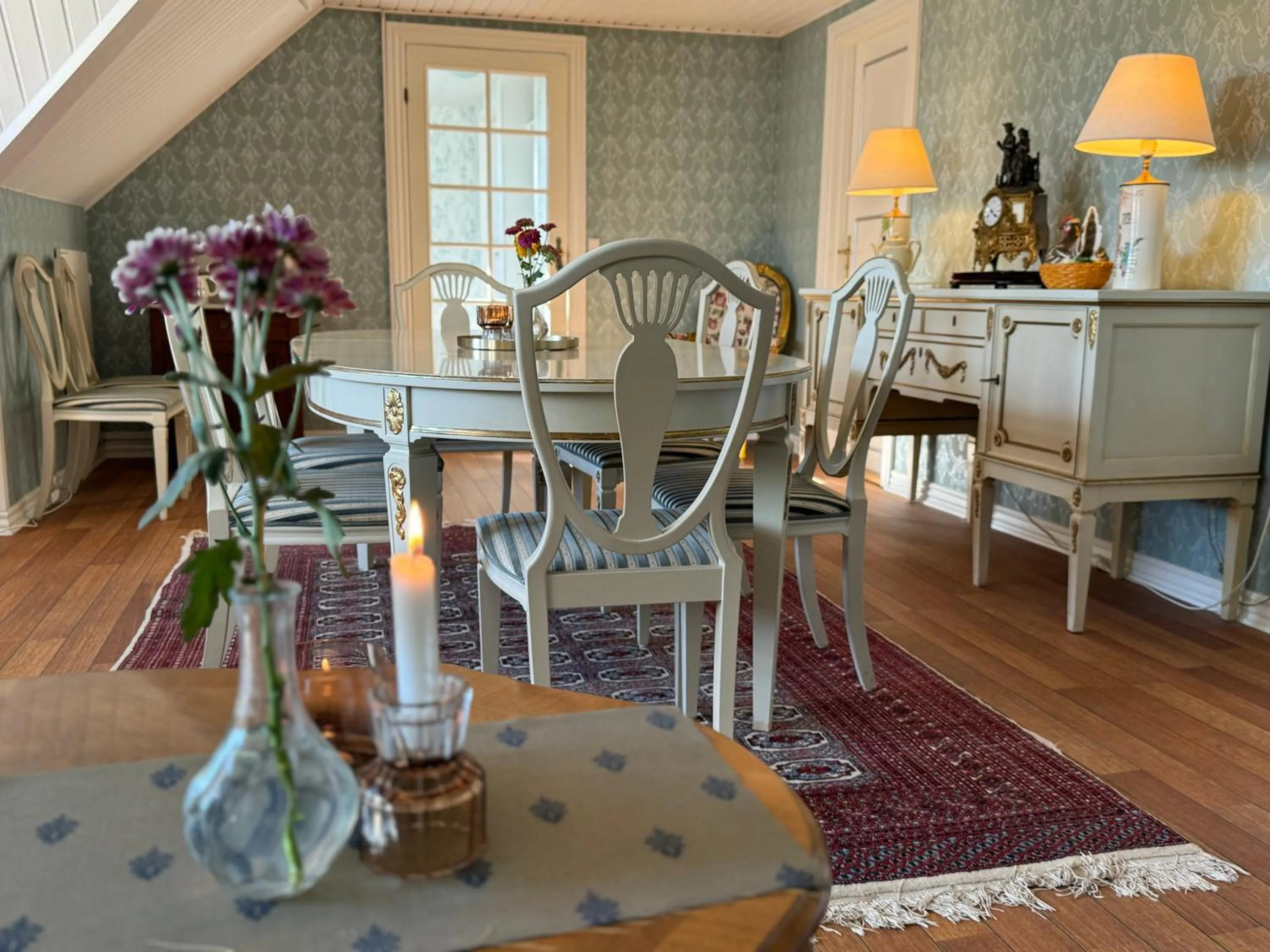 Communal lounge/ TV room in Rold Gl Kro