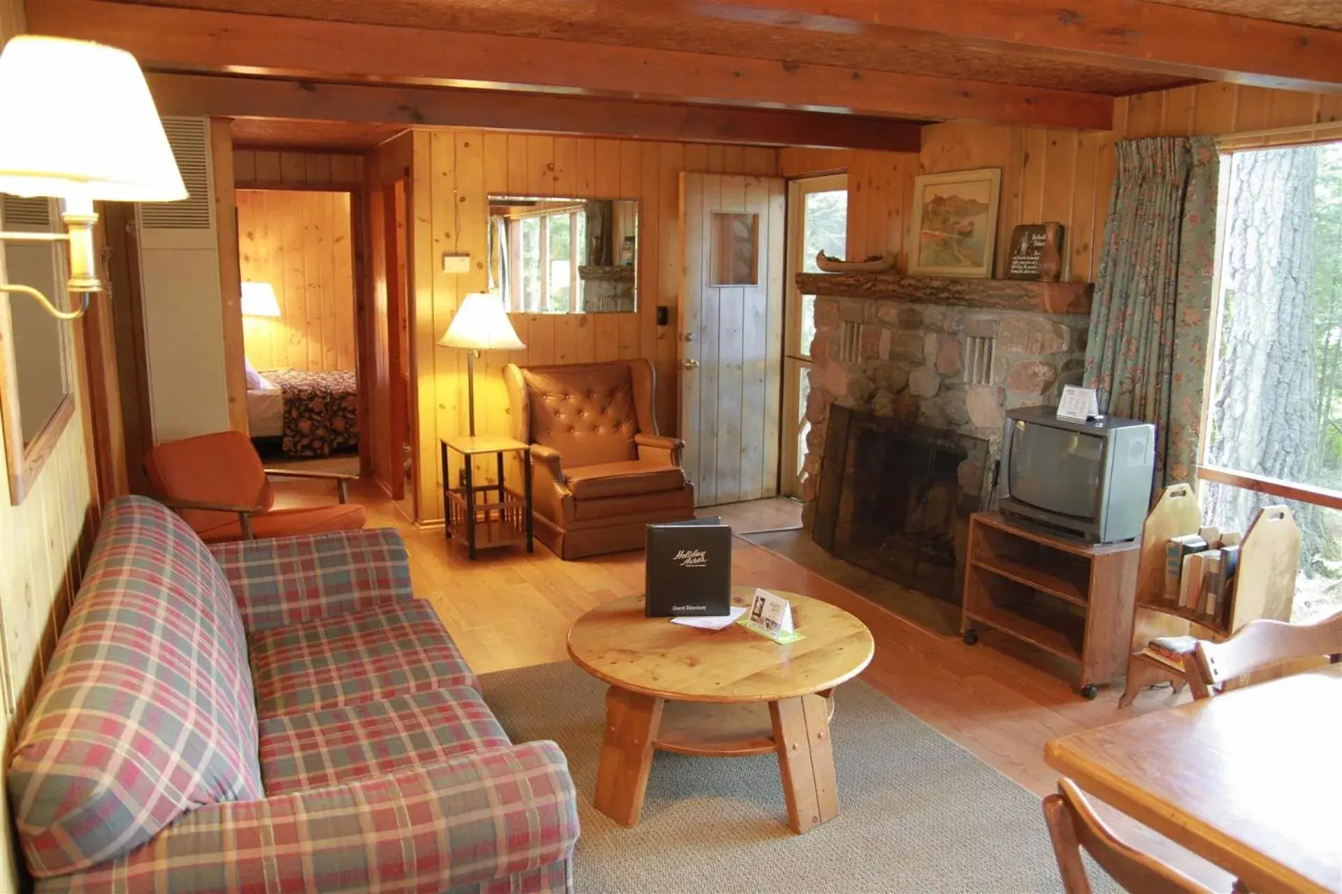 Deluxe Three-Bedroom Cottage in Holiday Acres Resort Deluxe Three-Bedroom Cottage in Holiday Acres Resort