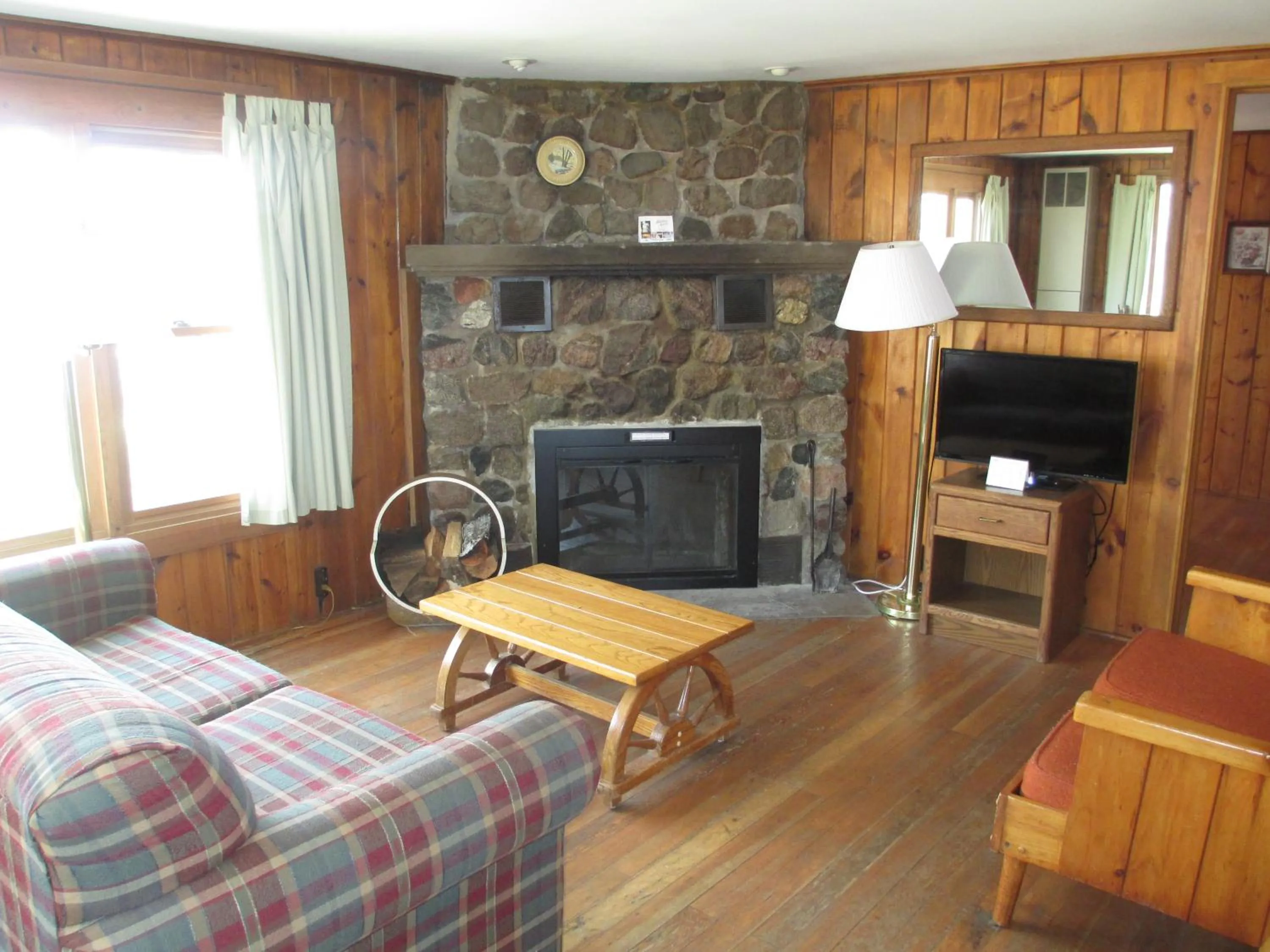 TV and multimedia in Holiday Acres Resort