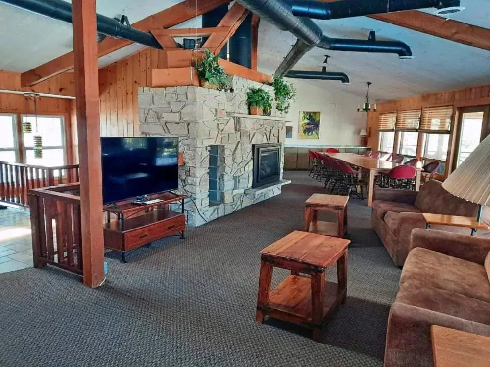 Deluxe Six-Bedroom Cottage in Holiday Acres Resort Deluxe Six-Bedroom Cottage in Holiday Acres Resort