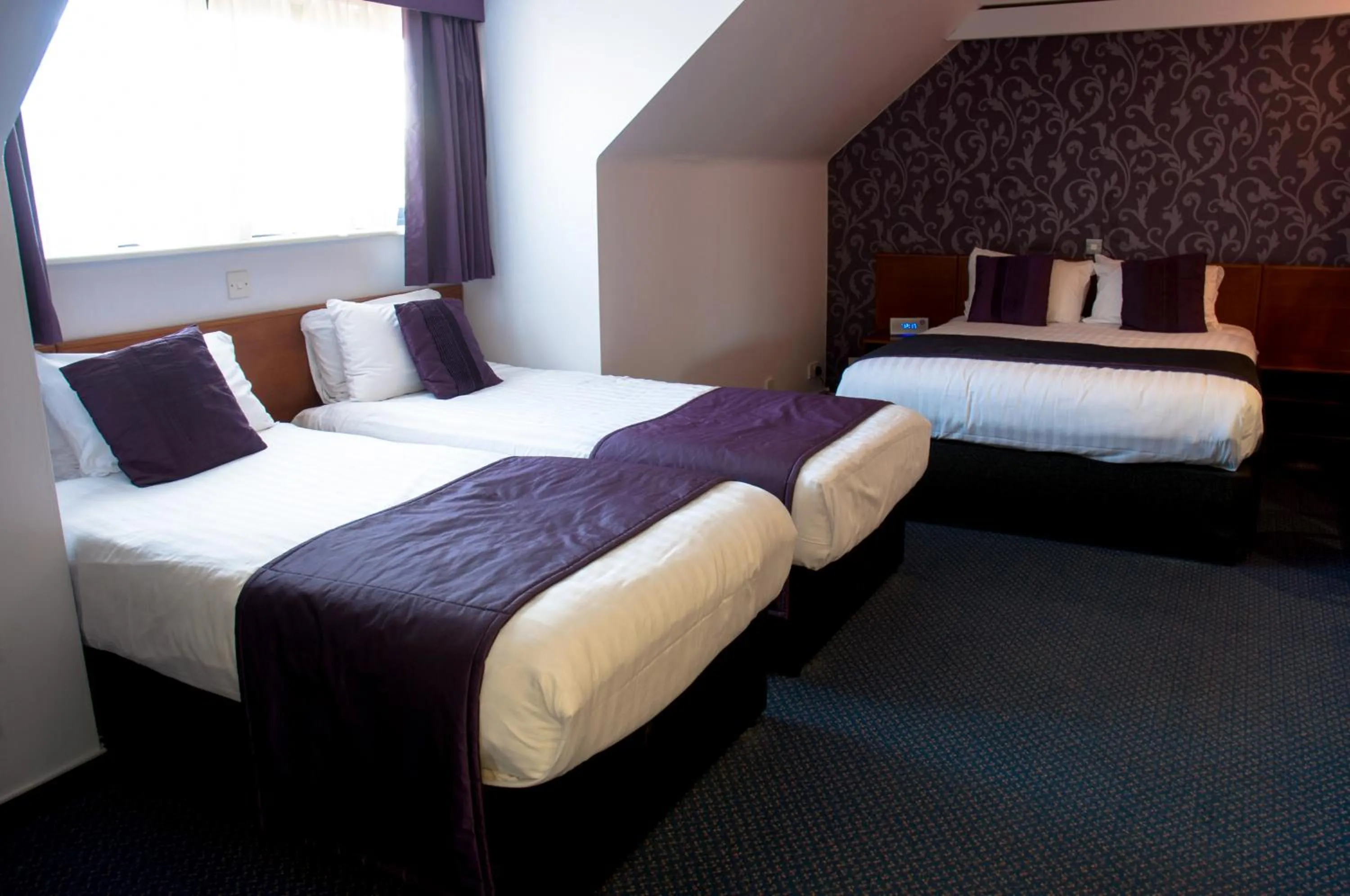 Bed in Best Western Nottingham Derby