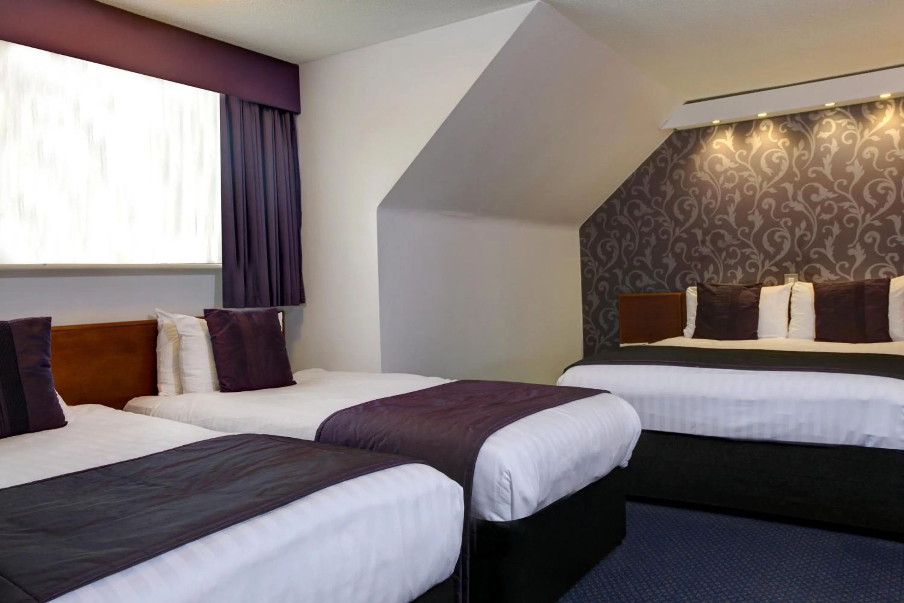 Bed in Best Western Nottingham Derby