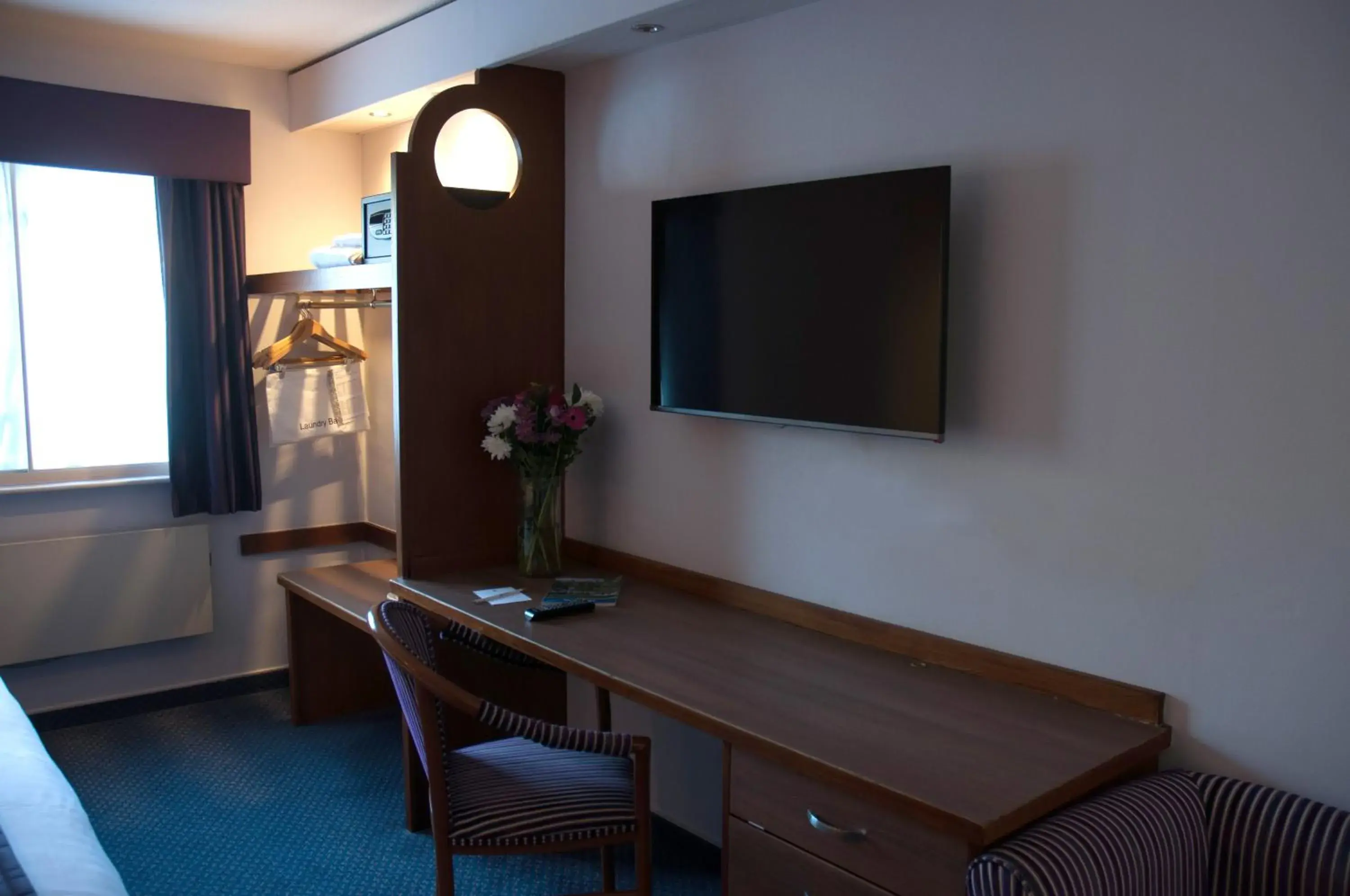 TV and multimedia, TV/Entertainment Center in Best Western Nottingham Derby