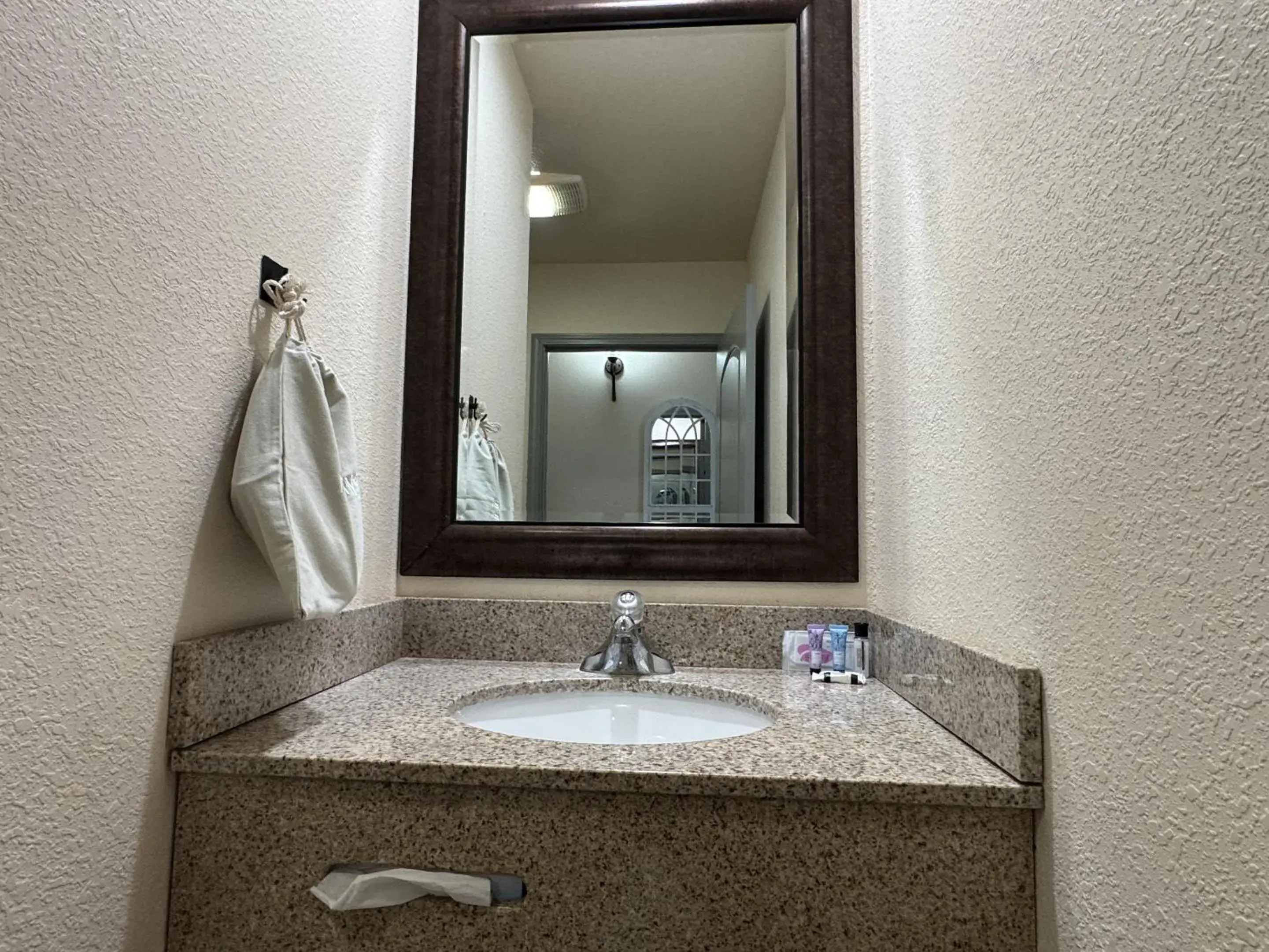 Bedroom in Price Pointe Inn Bedroom in Price Pointe Inn