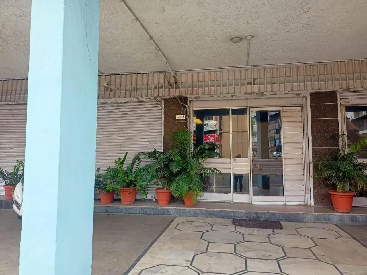 Facade/entrance in Hotel Skylark Facade/entrance in Hotel Skylark