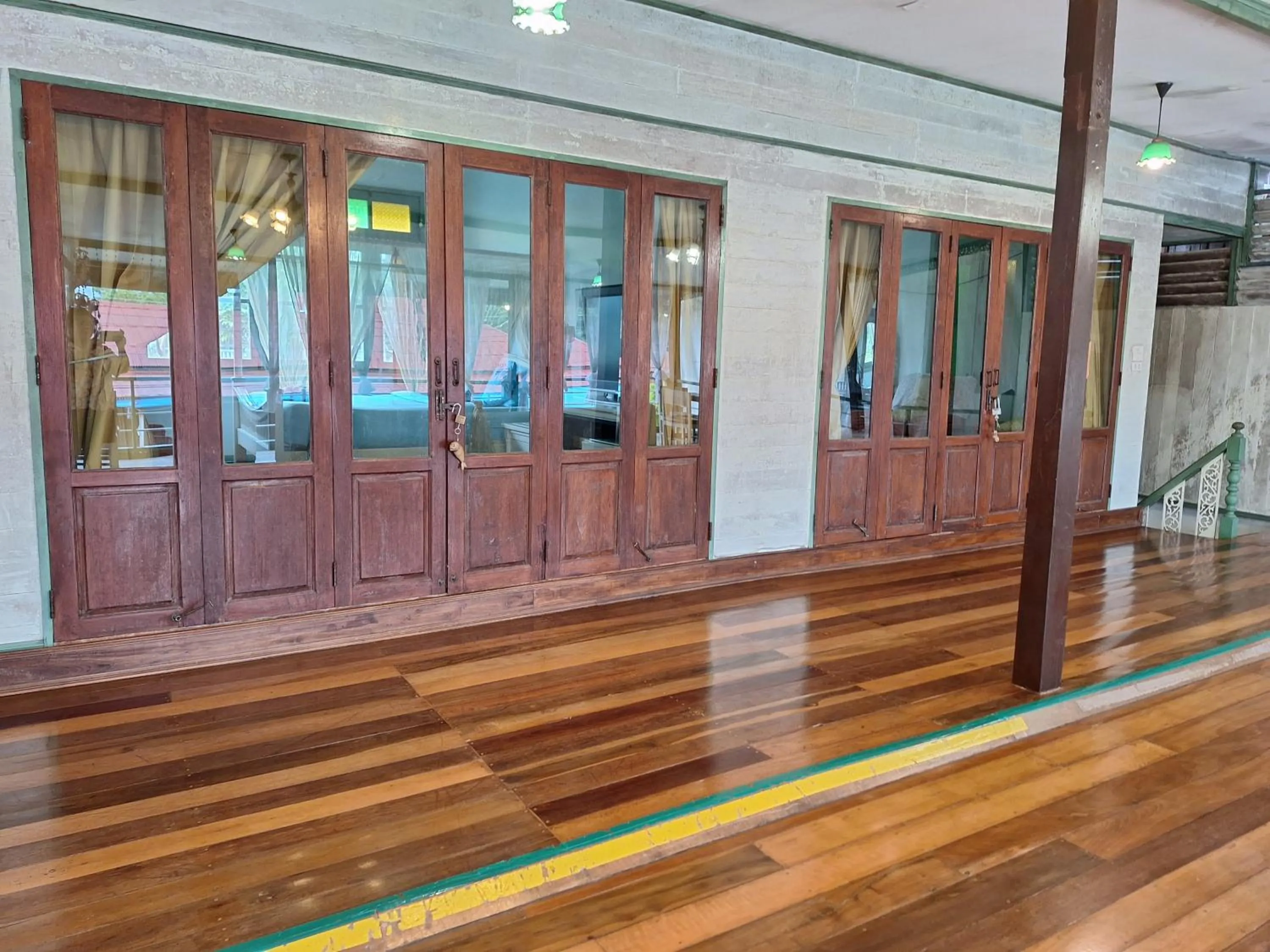 Baanrak amphawa homestay