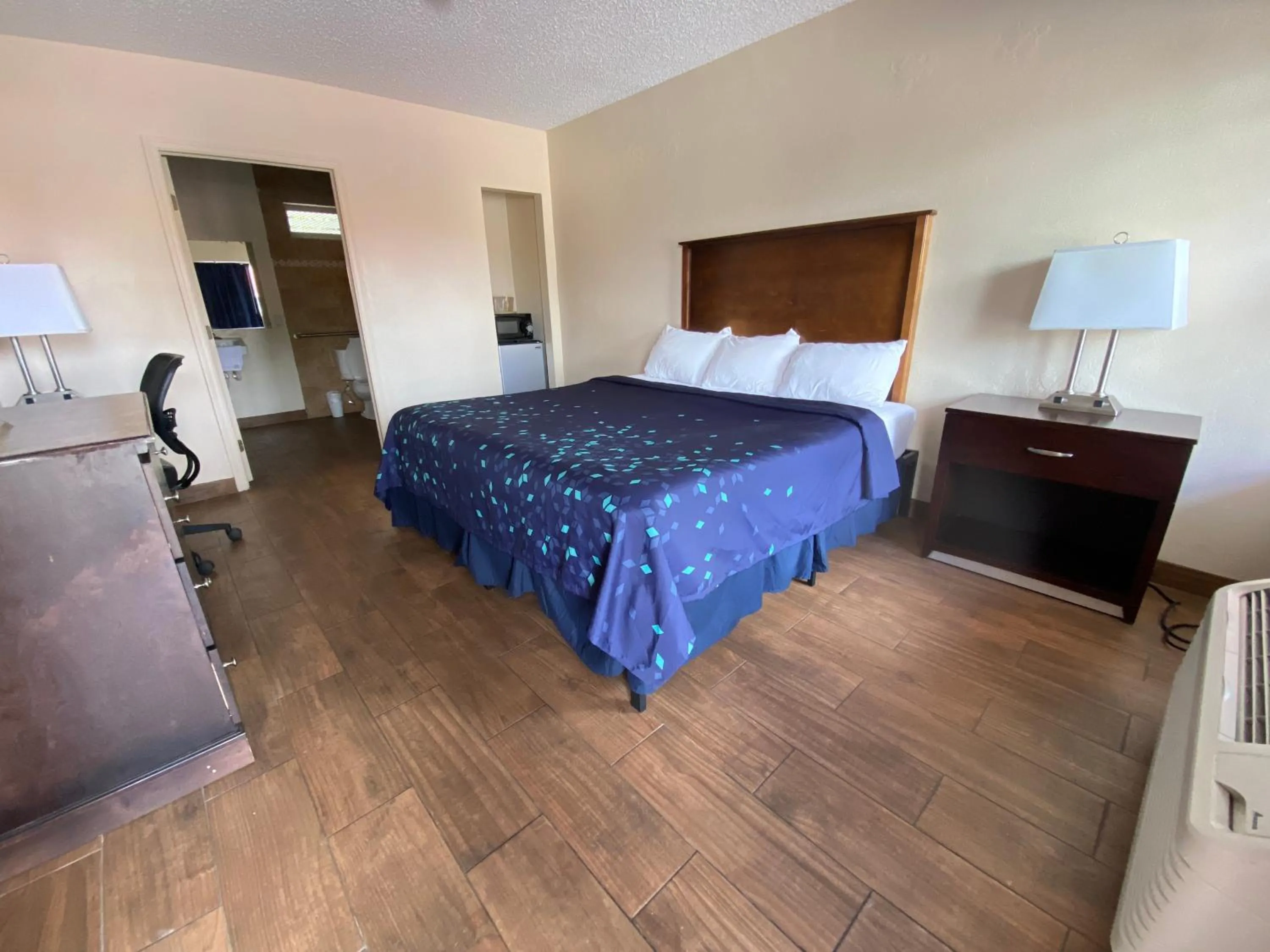 Bed in Coral Roc Motel