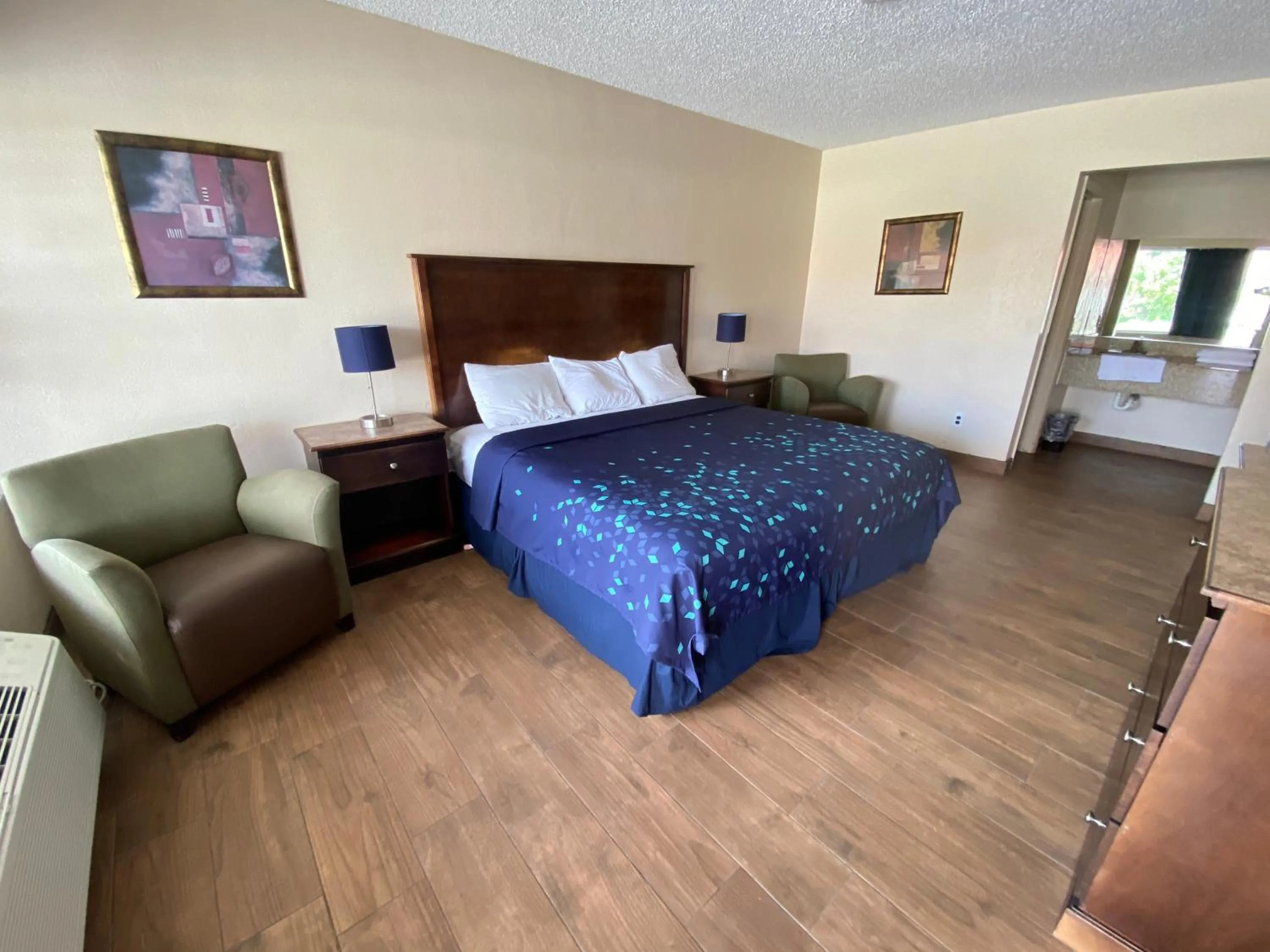 Bed in Coral Roc Motel