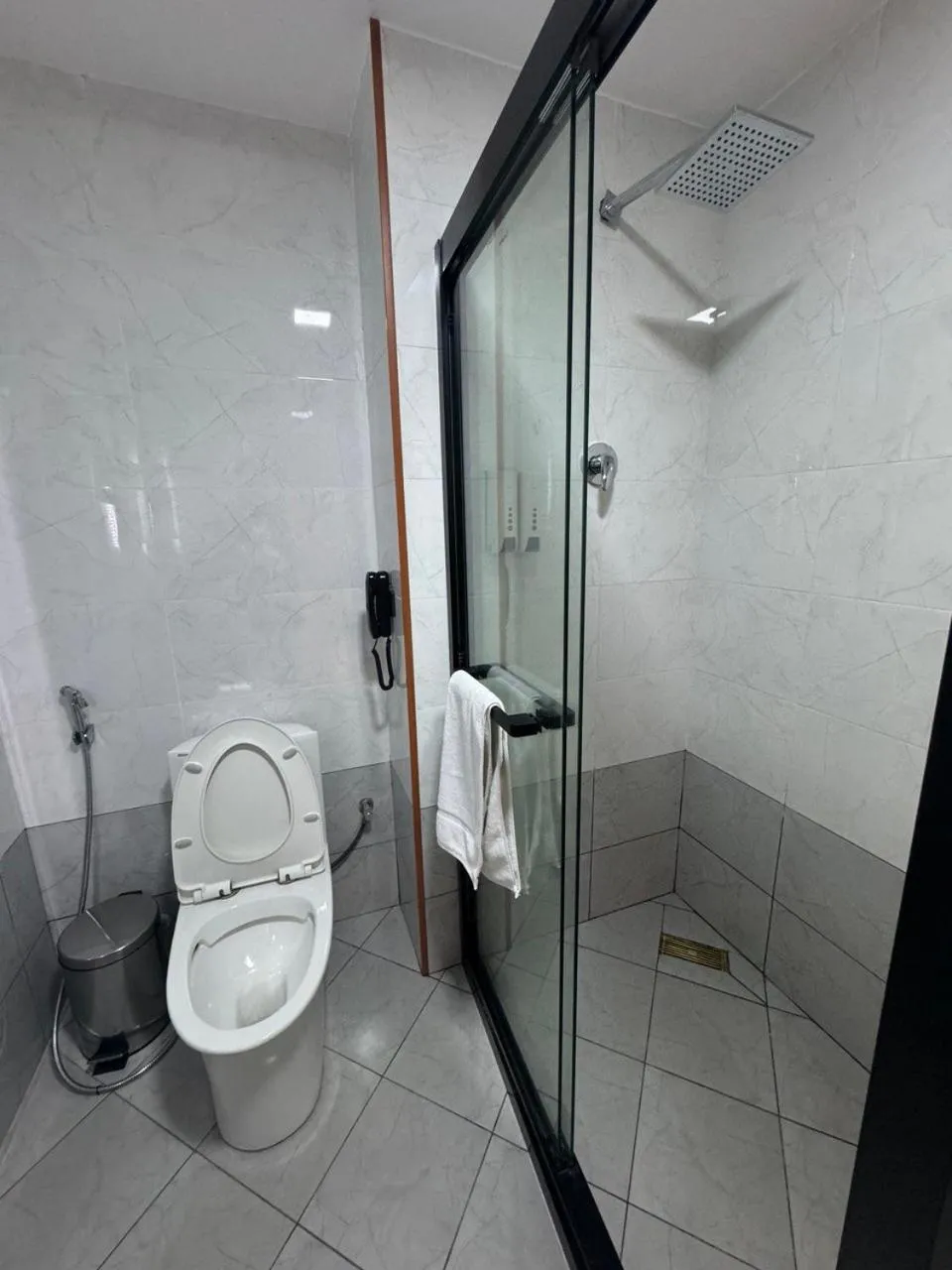 Shower in Bentark Hotel