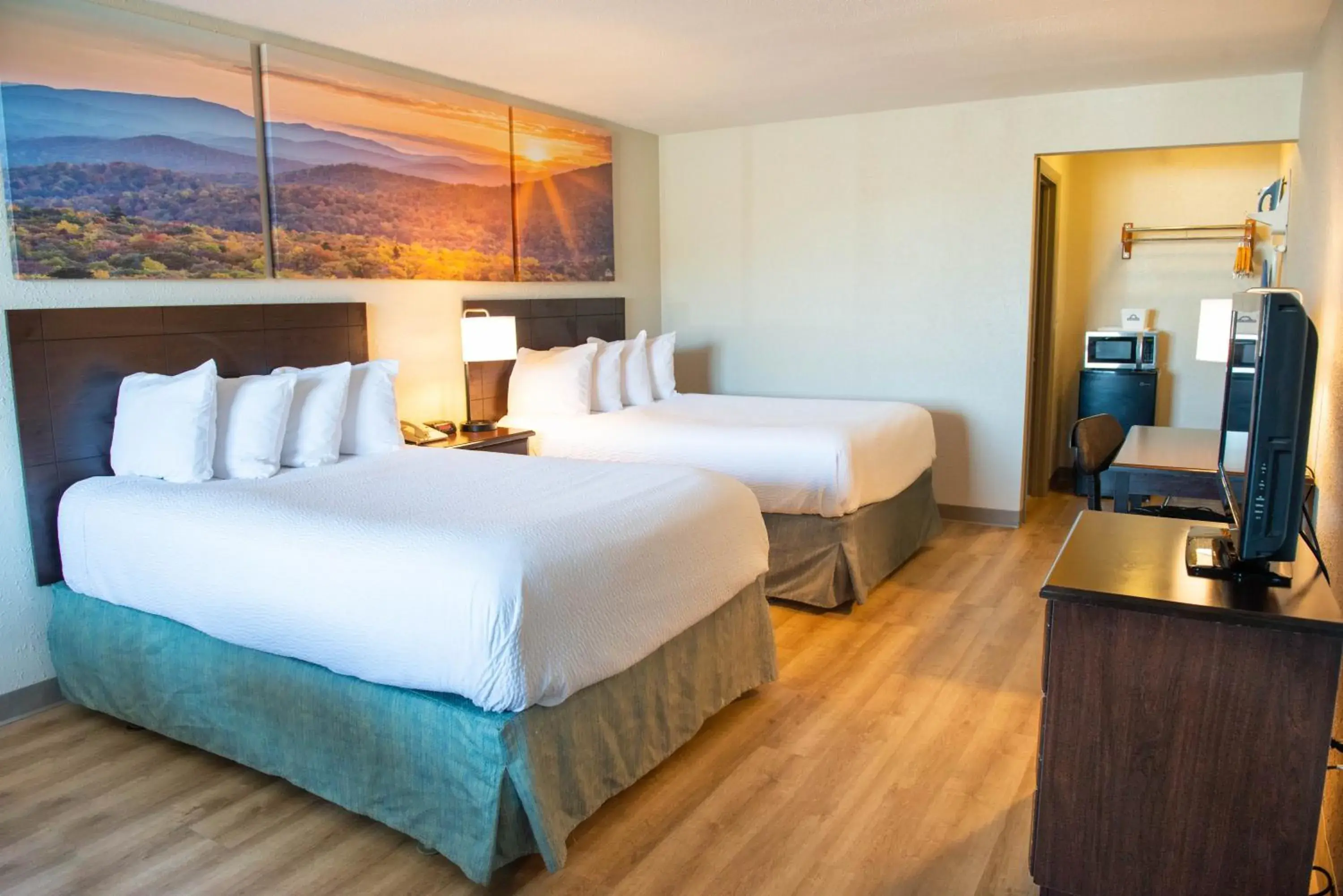 2 Double Beds, Mobility Accessible Room, Bathtub w/ Grab Bars, Non-Smoking in Days Inn by Wyndham Waynesboro 2 Double Beds, Mobility Accessible Room, Bathtub w/ Grab Bars, Non-Smoking in Days Inn by Wyndham Waynesboro