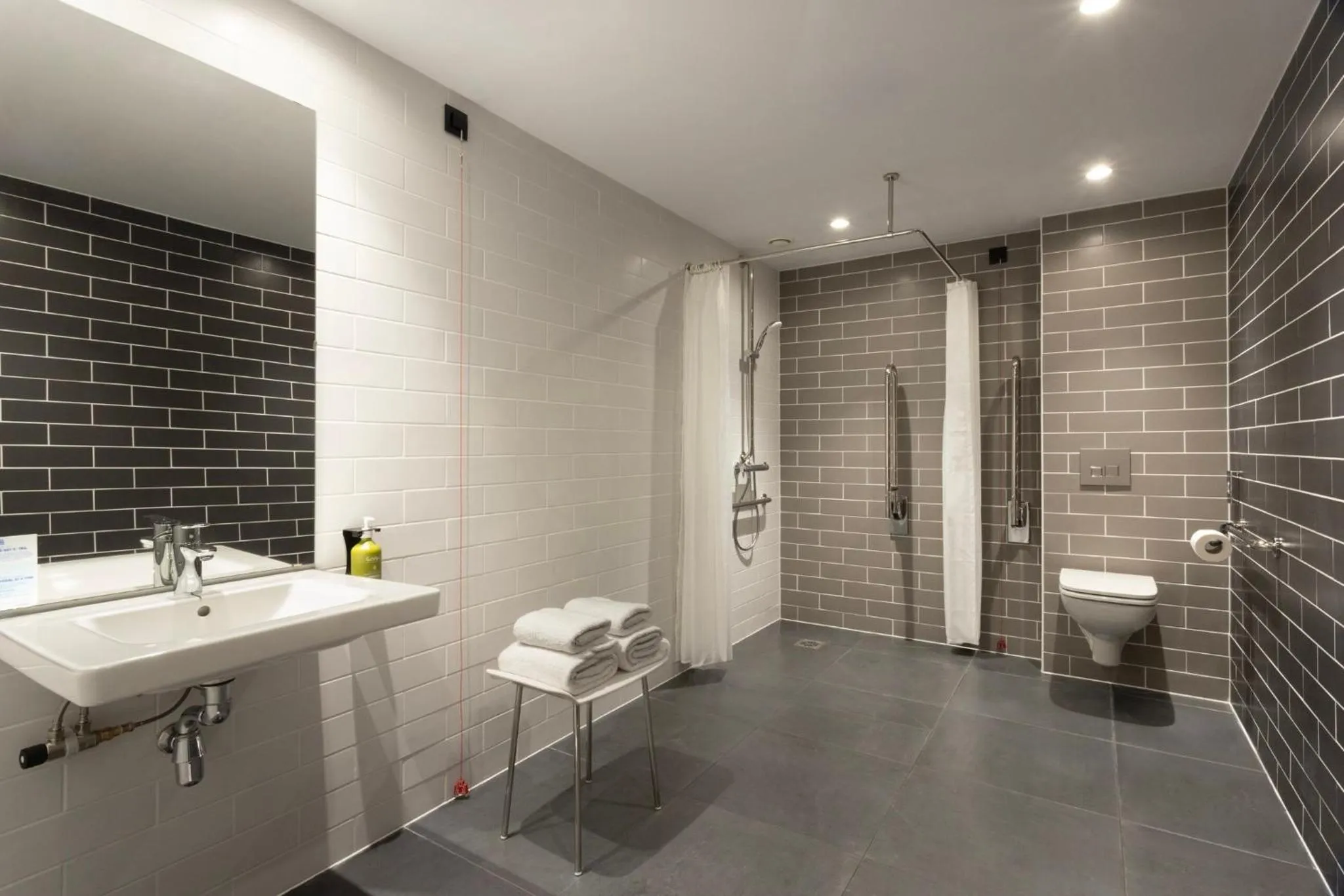 Bathroom in Holiday Inn Express Brussels - Airport by IHG