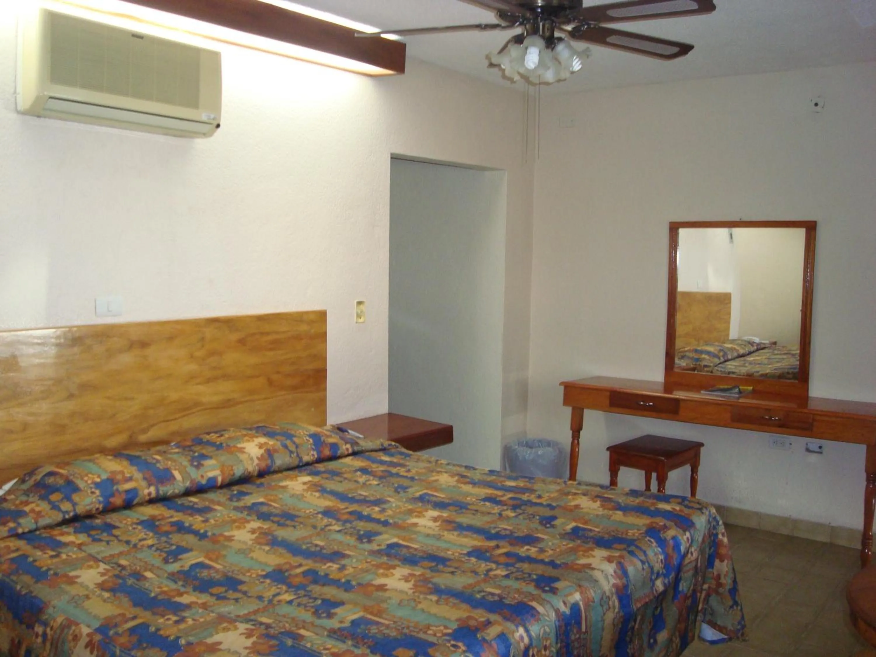 Photo of the whole room in Hotel Lacantum