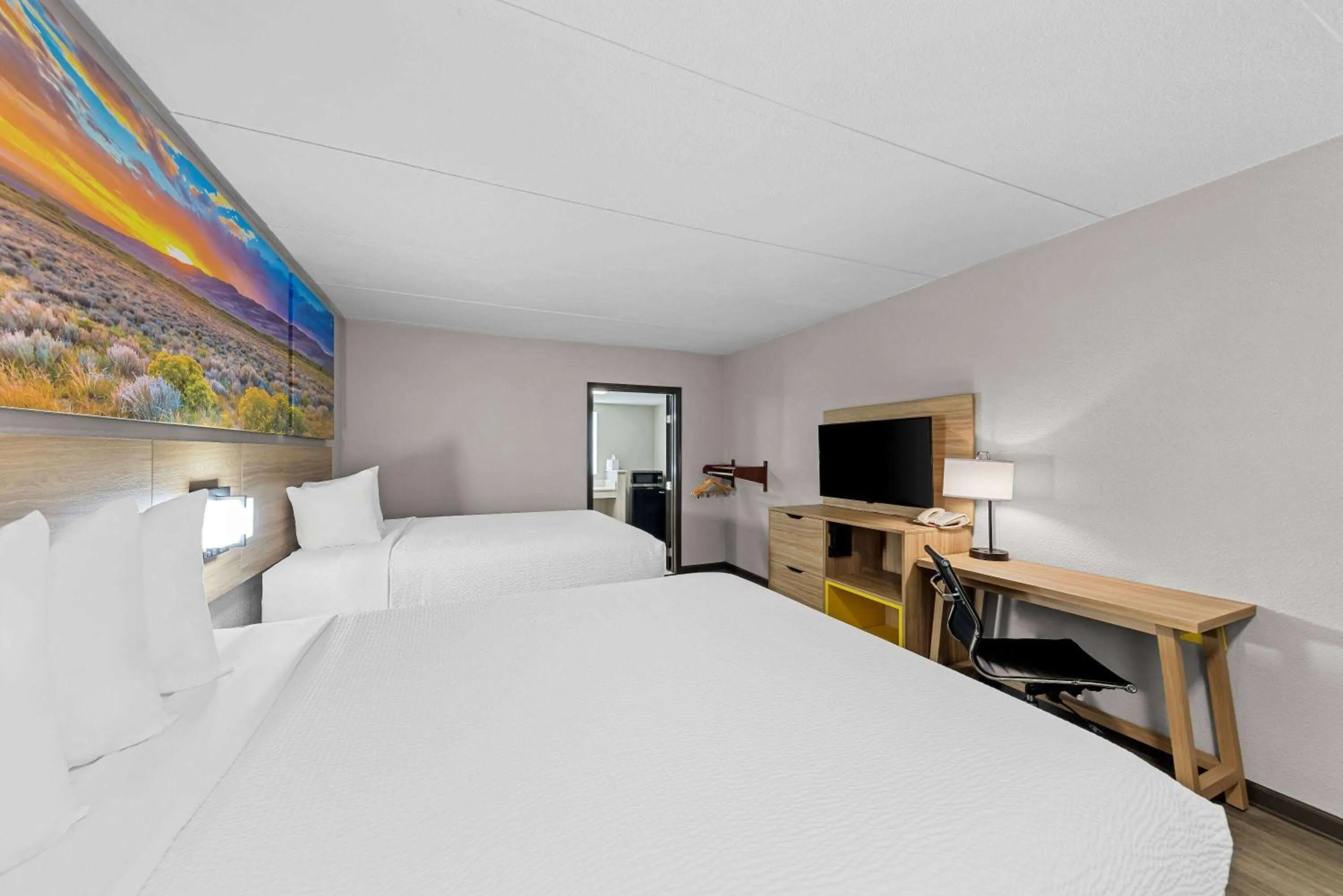 Bed in Days Inn by Wyndham Gainesville