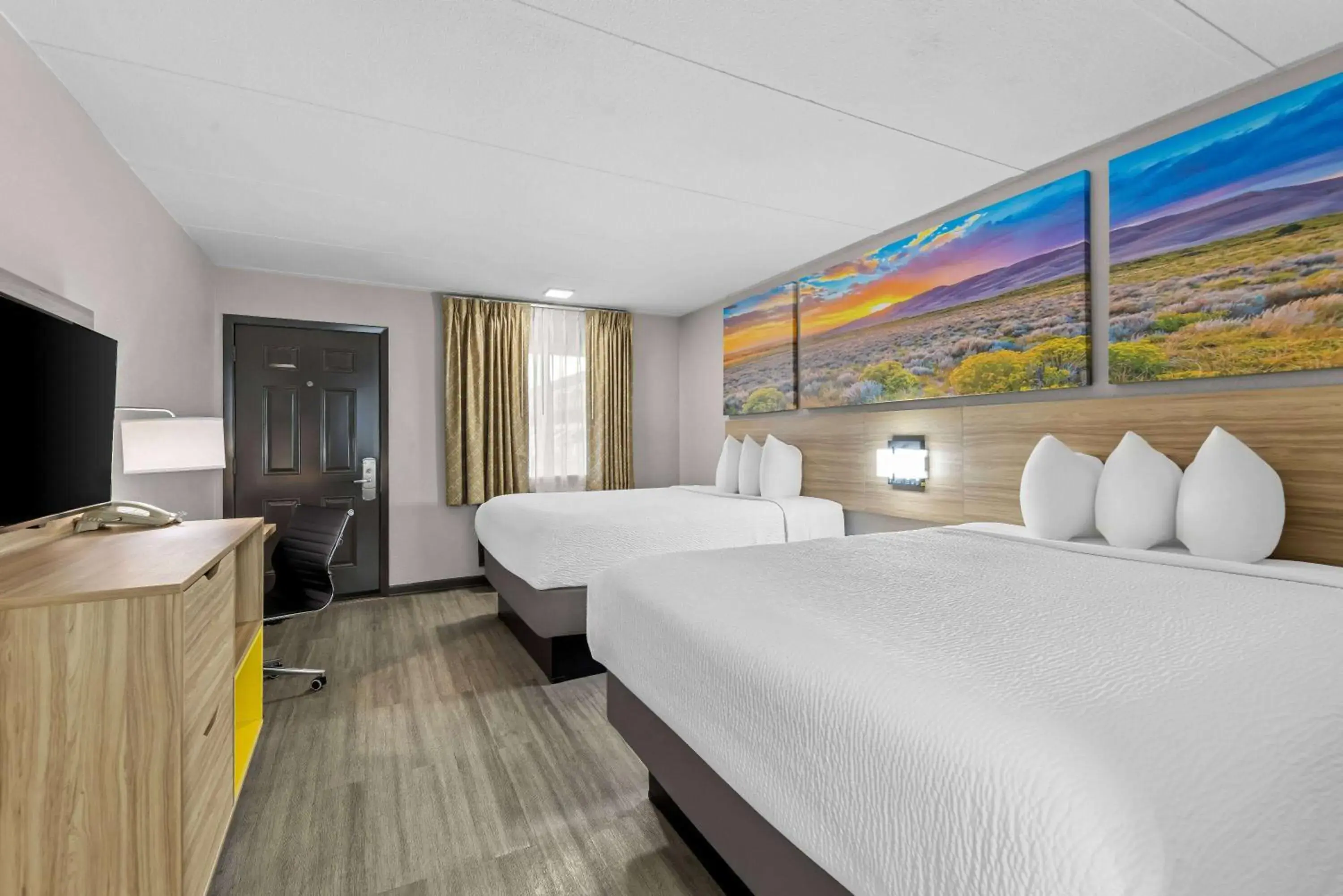 Bed in Days Inn by Wyndham Gainesville Bed in Days Inn by Wyndham Gainesville